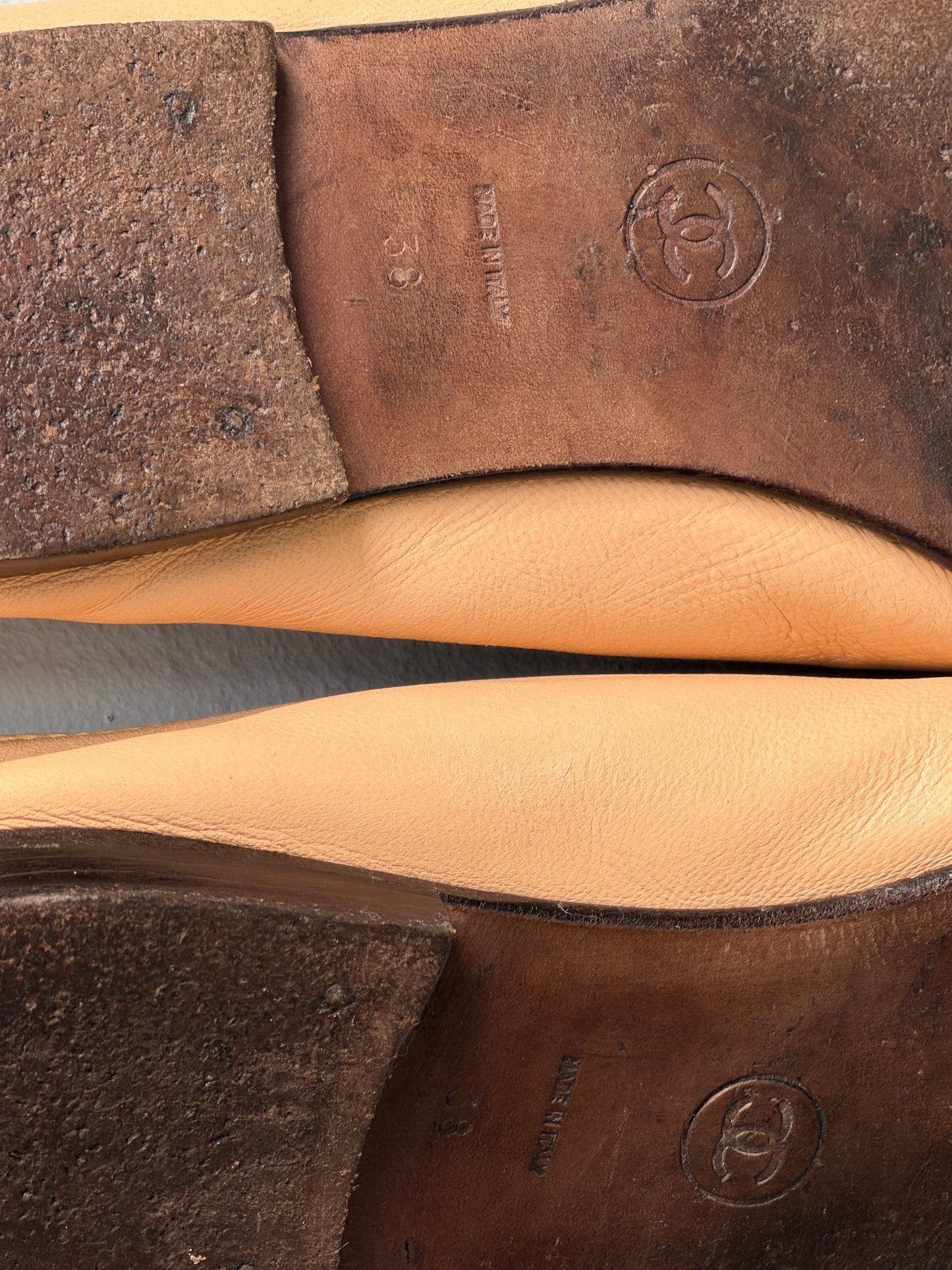 chanel 1990s leather ballet flats