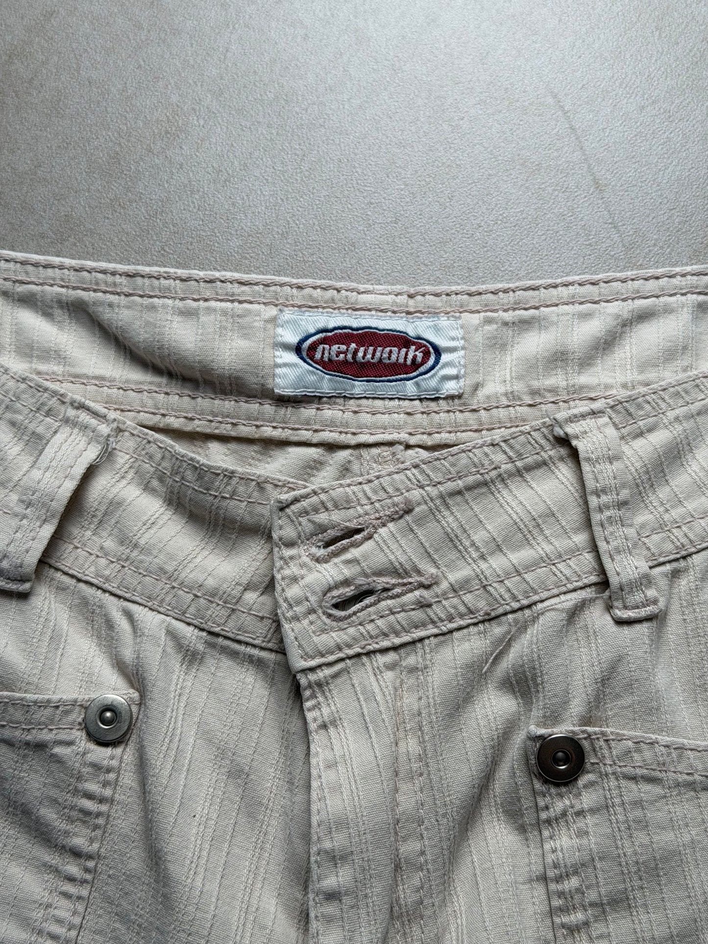 2000s cream capri pants