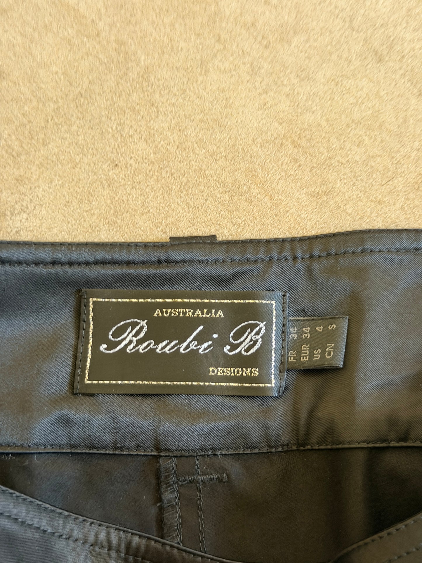 2000s satin short pants