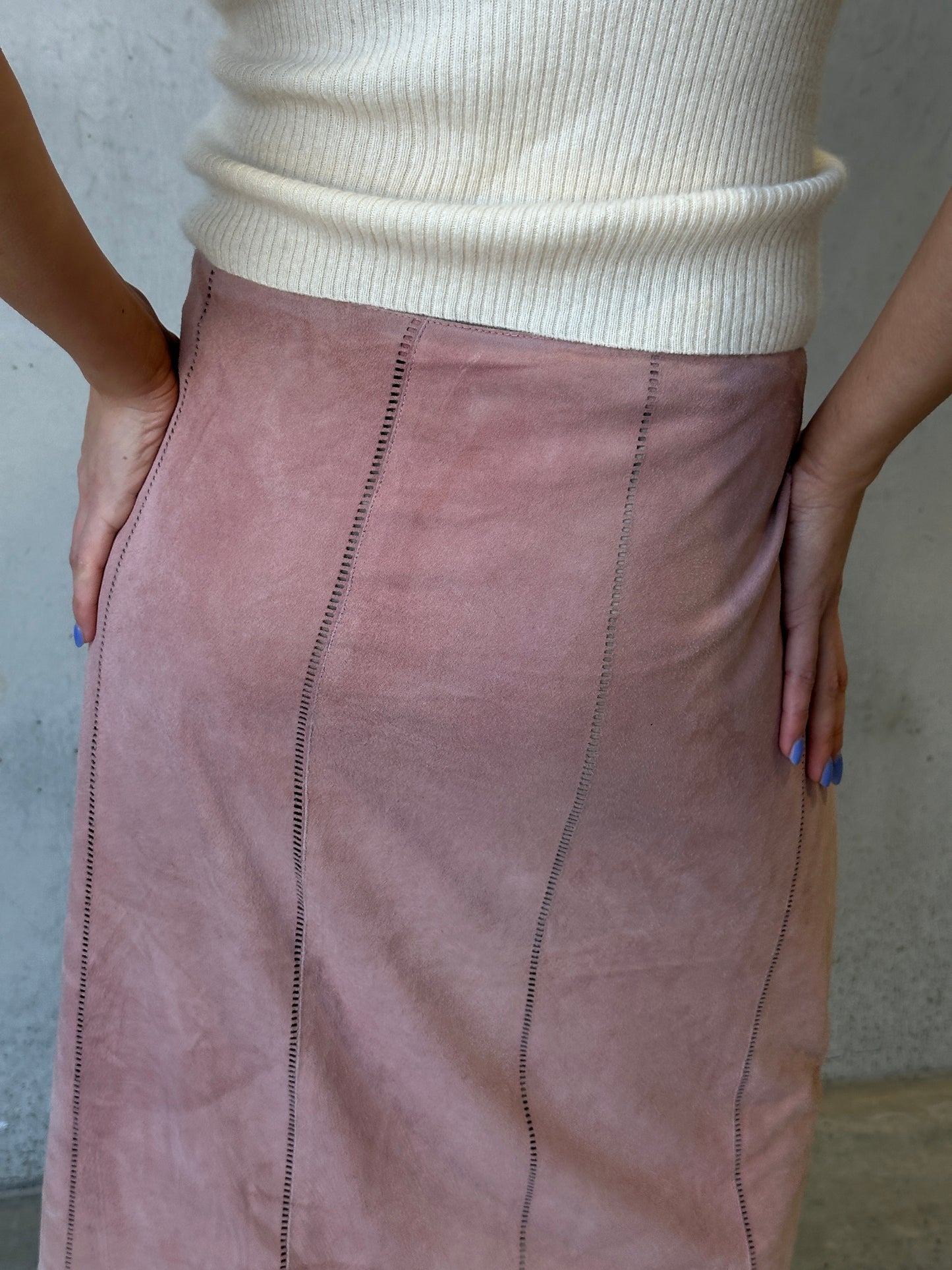 gucci fall winter 1999 pink suede skirt