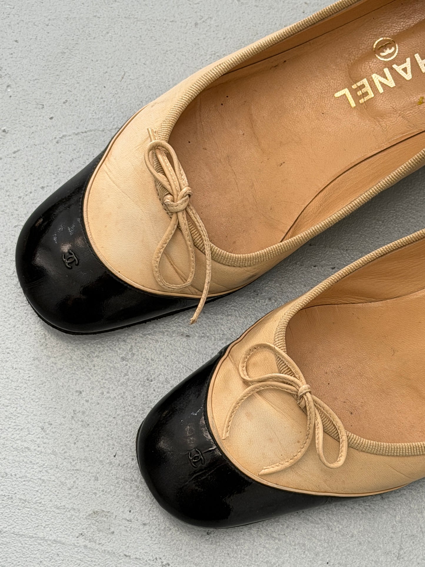 chanel 1990s ballet flats