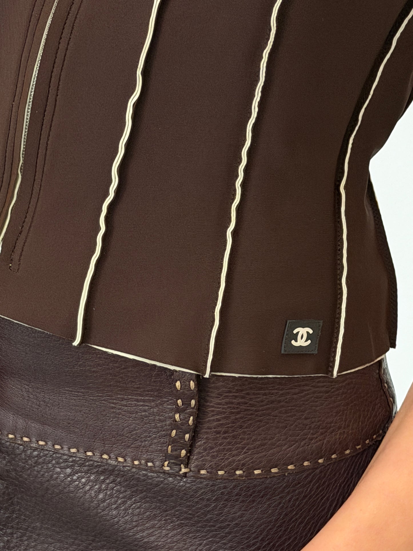 (reserved) chanel spring 2000 runway zip top