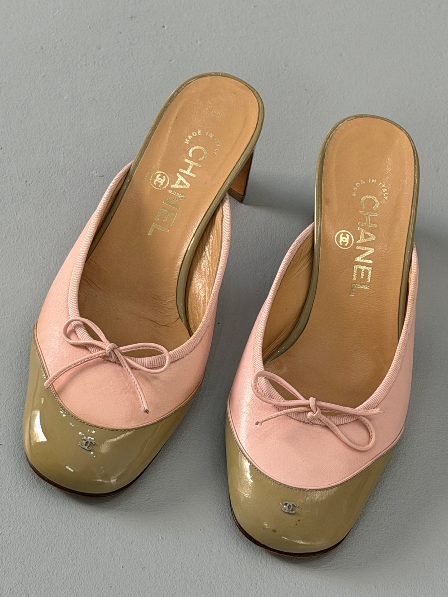 chanel early 2000s two-tone heels