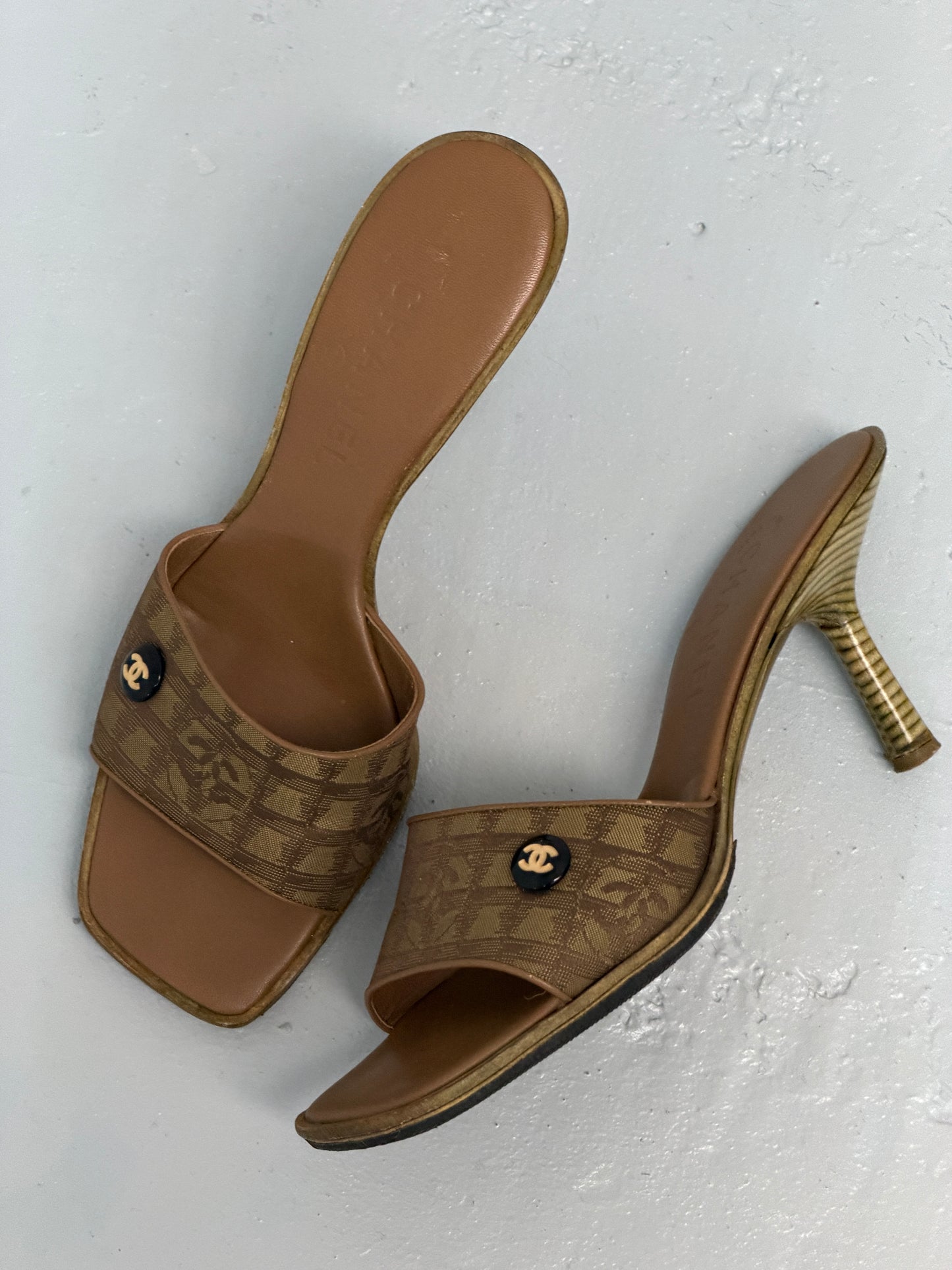 chanel spring 2003 travel line heels