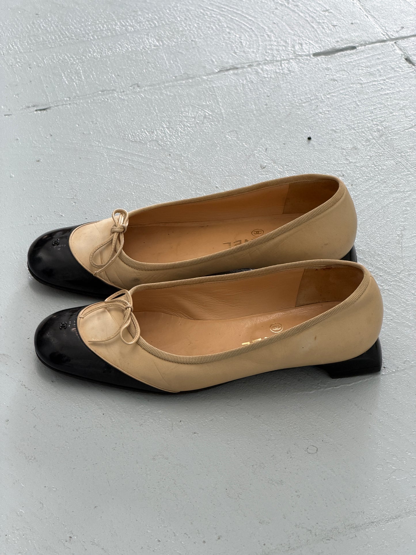 chanel 1990s ballet flats