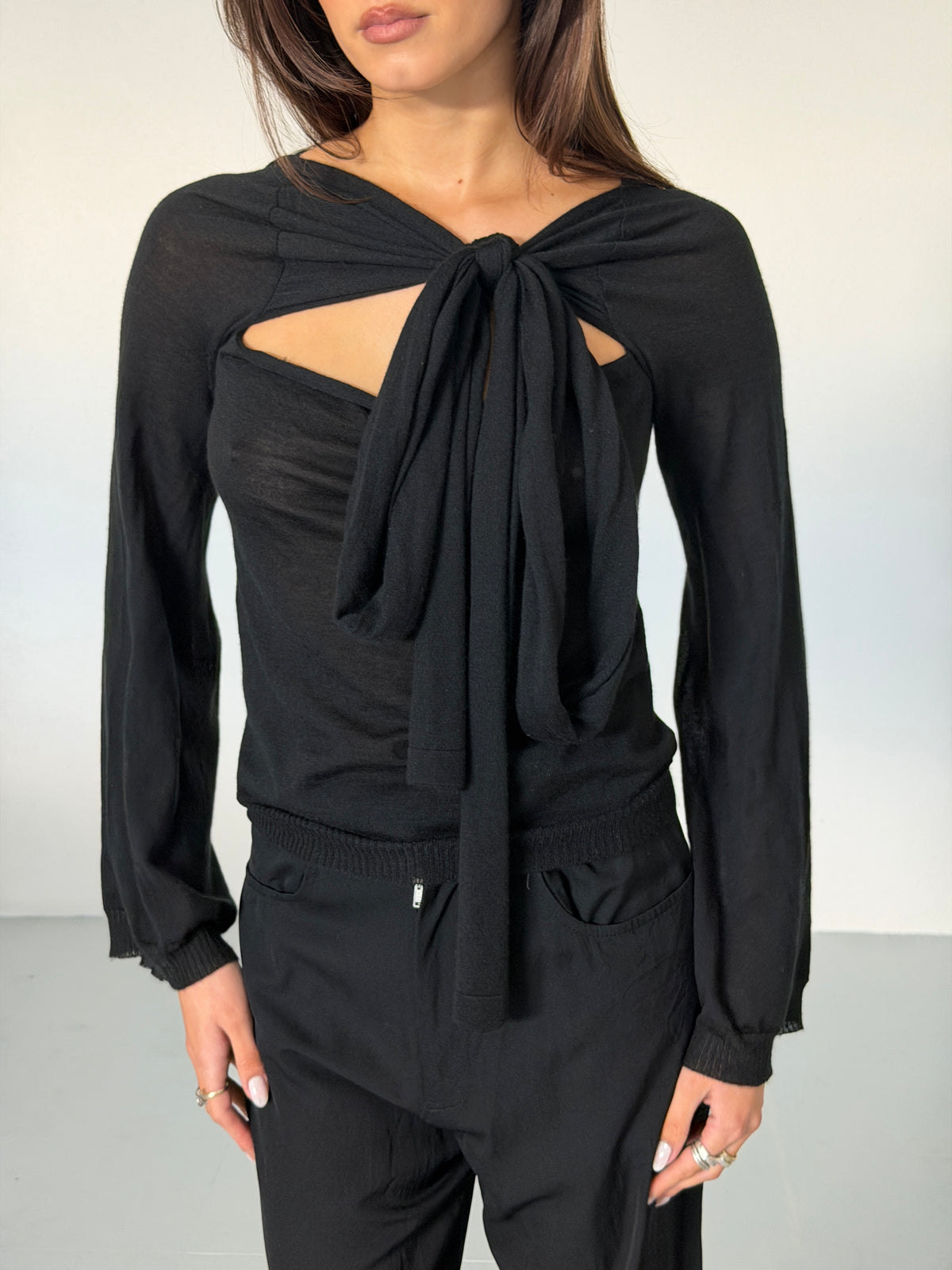 yves saint laurent by tom ford 2000s black cashmere tie-front cardigan