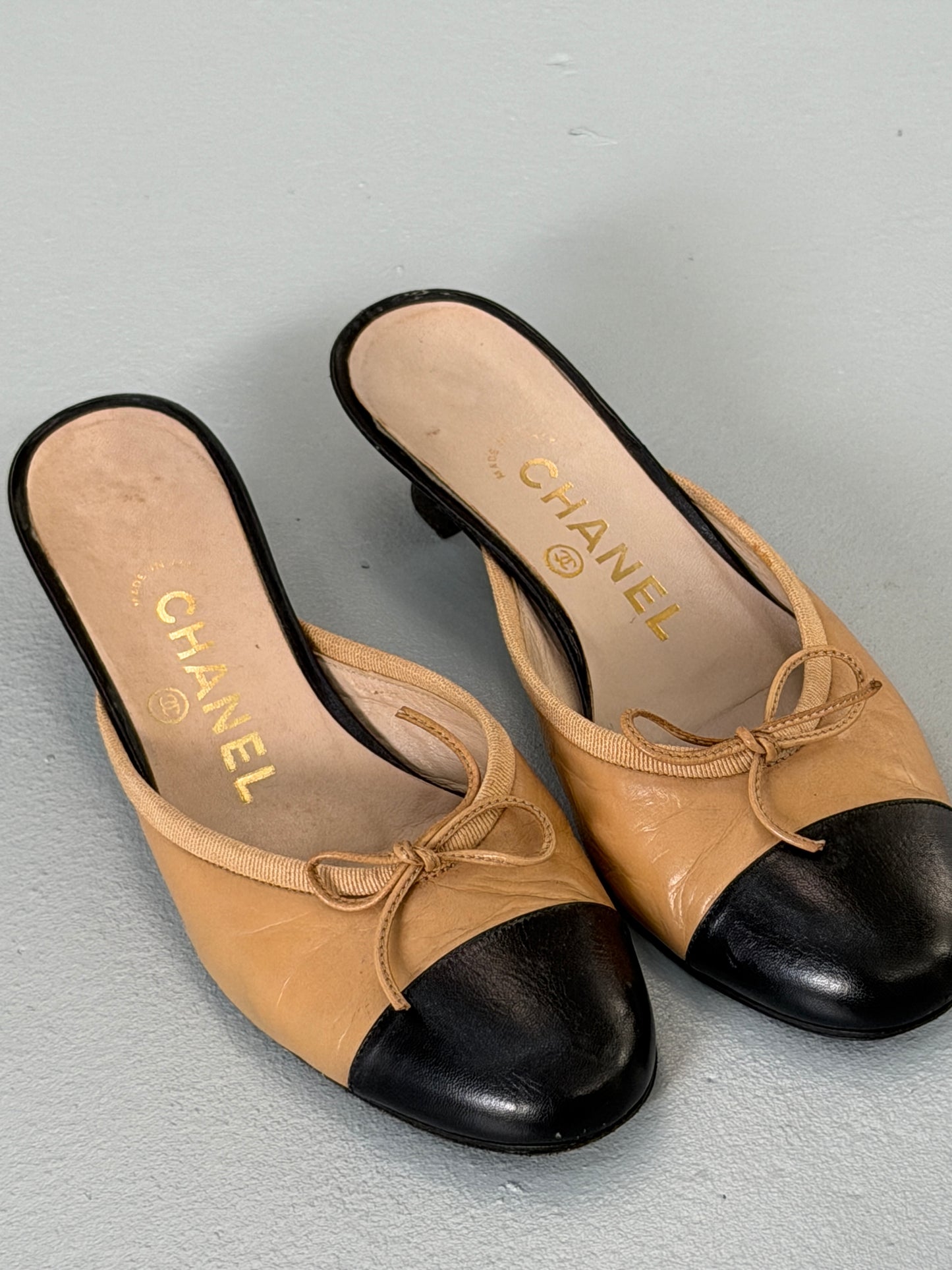 chanel early 2000s cap-toe heels