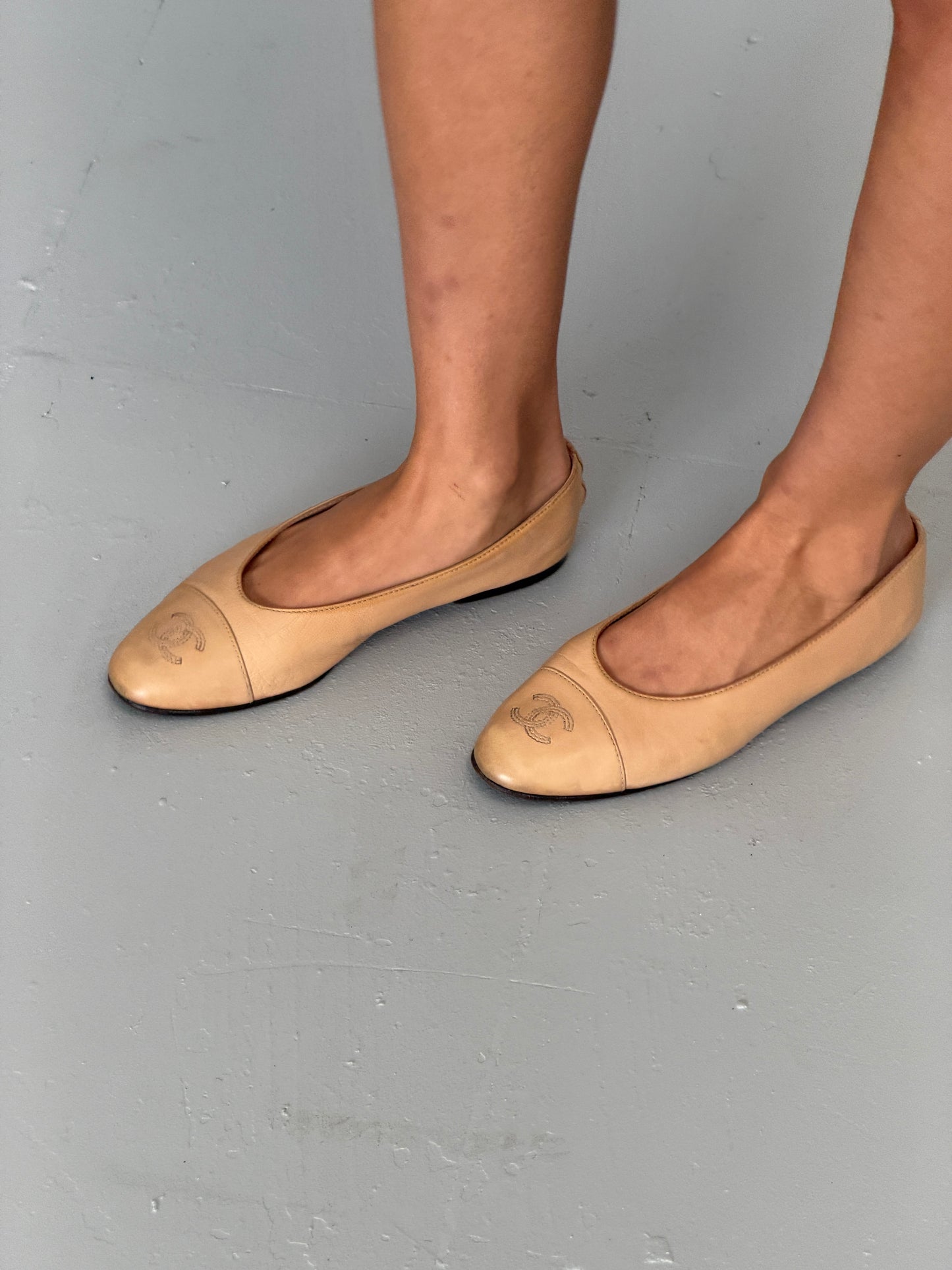 chanel 1990s leather ballet flats