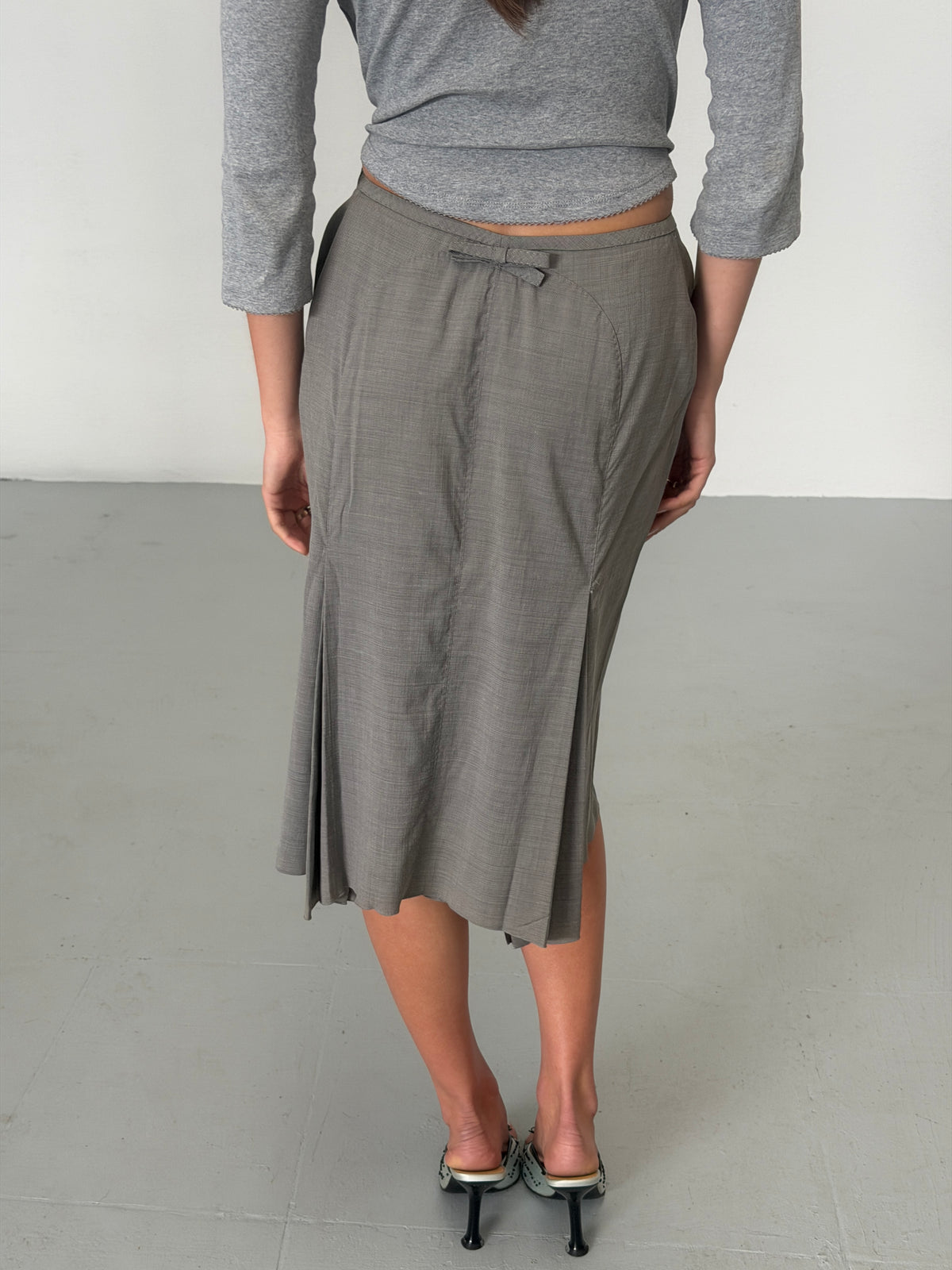 louis vuitton spring 2003 by marc jacobs grey wool-blend asymmetric skirt