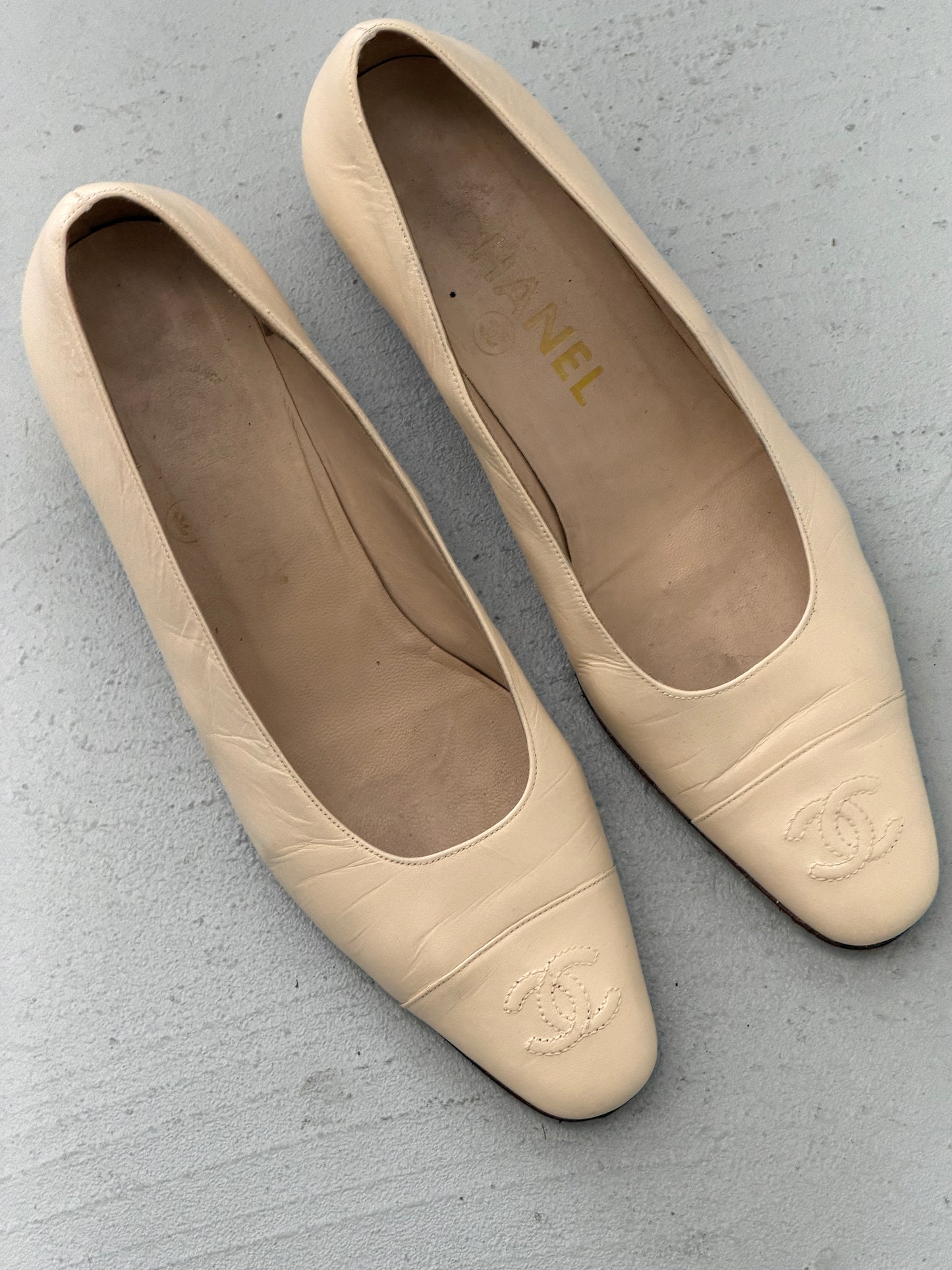 chanel 1990s pumps