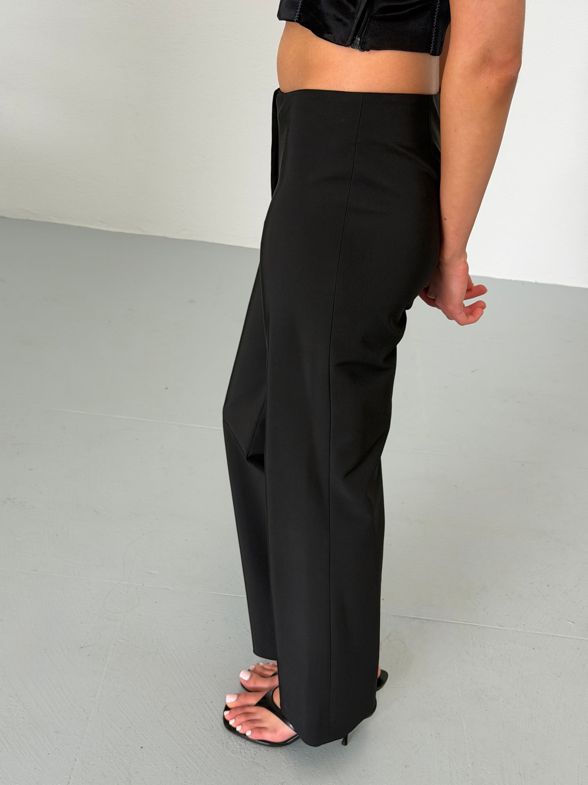 (reserved) prada 1990s black stretch straight-leg pants