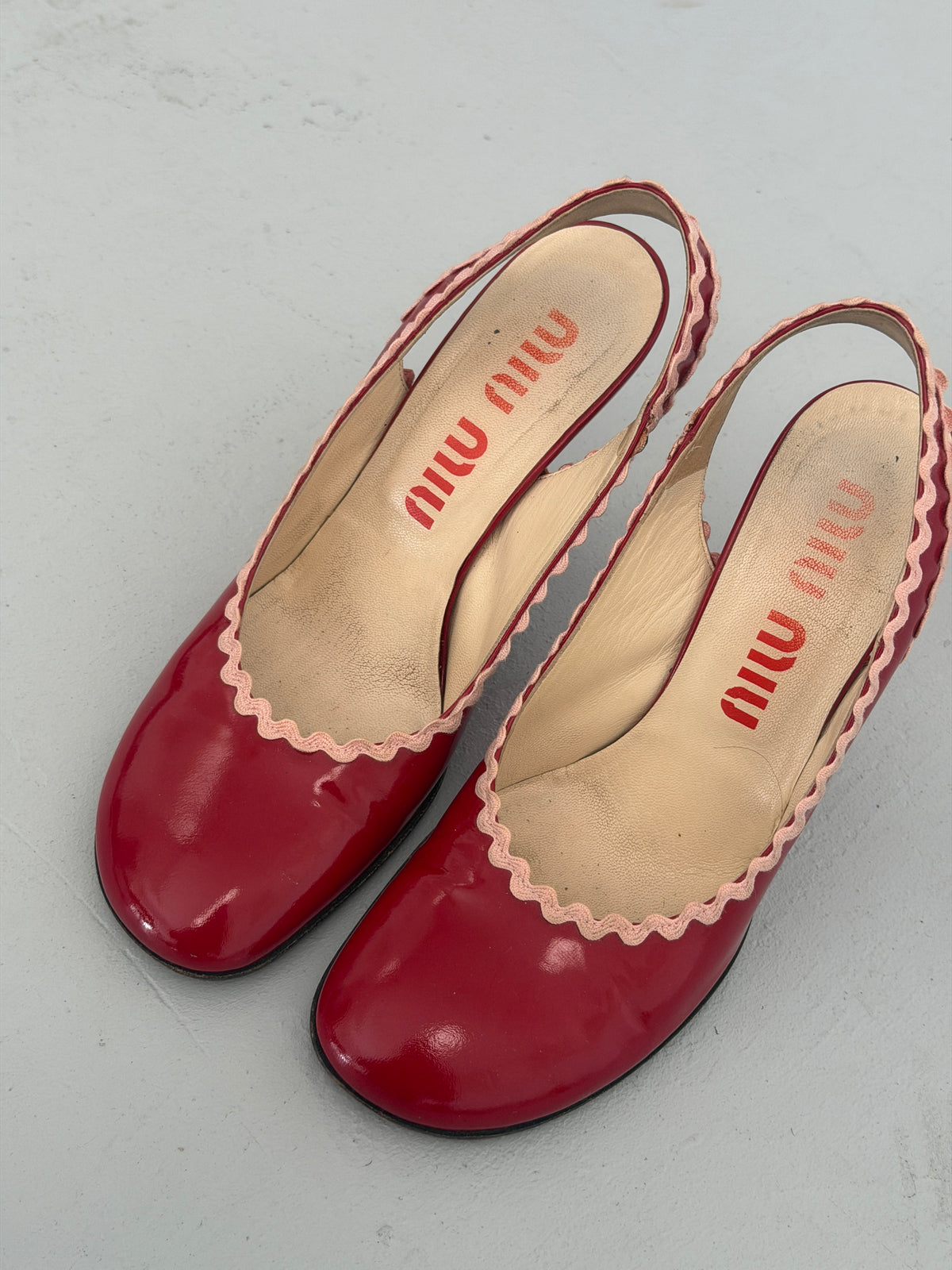 miu miu spring 1998 red patent slingback heels
