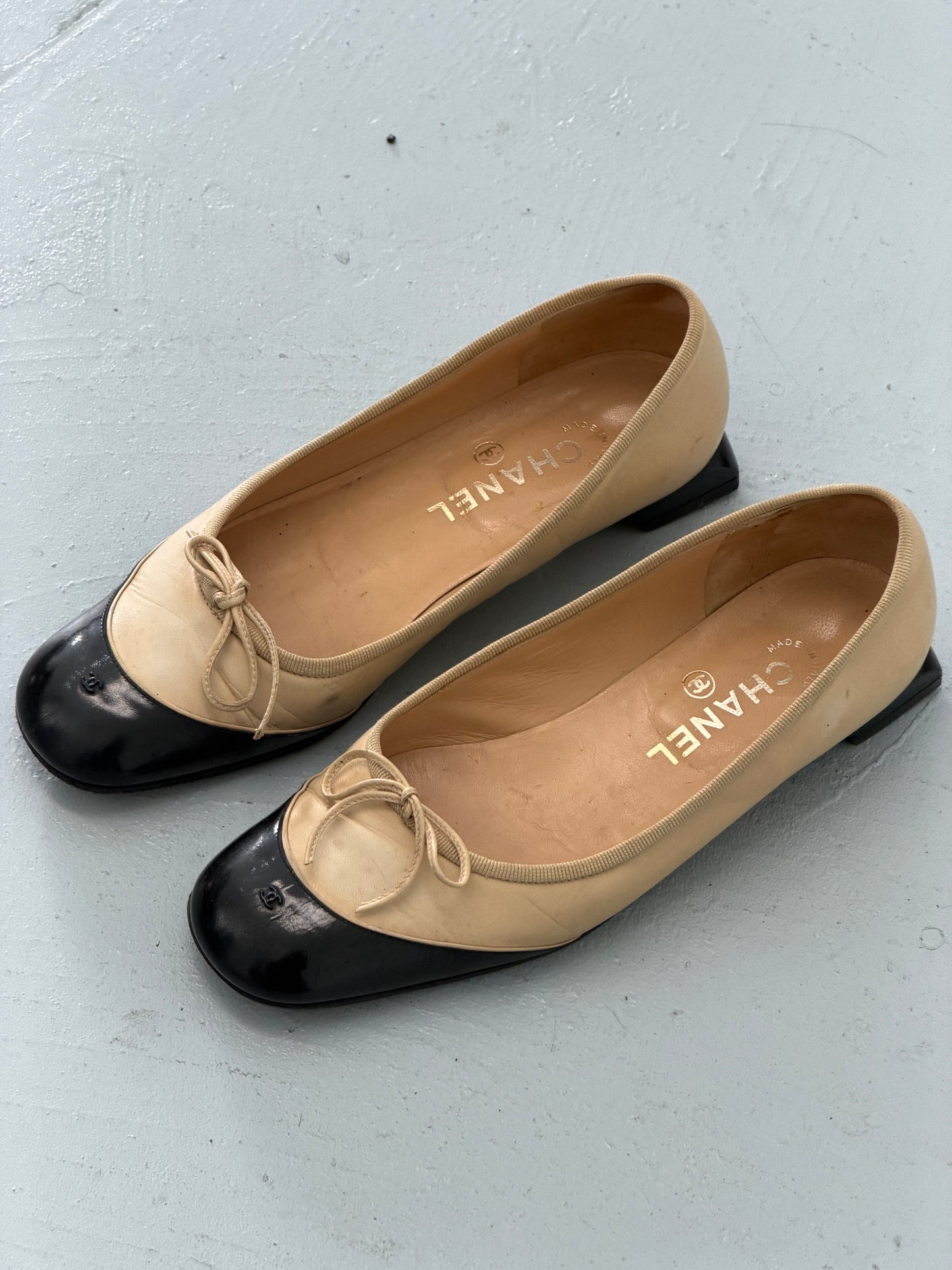 chanel 1990s ballet flats