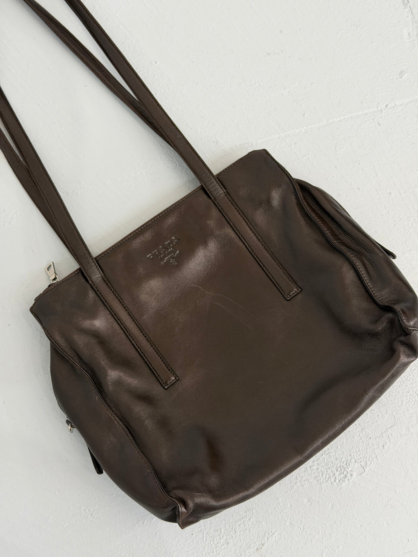 (reserved) prada fall 1995 spazzolato dark brown bag