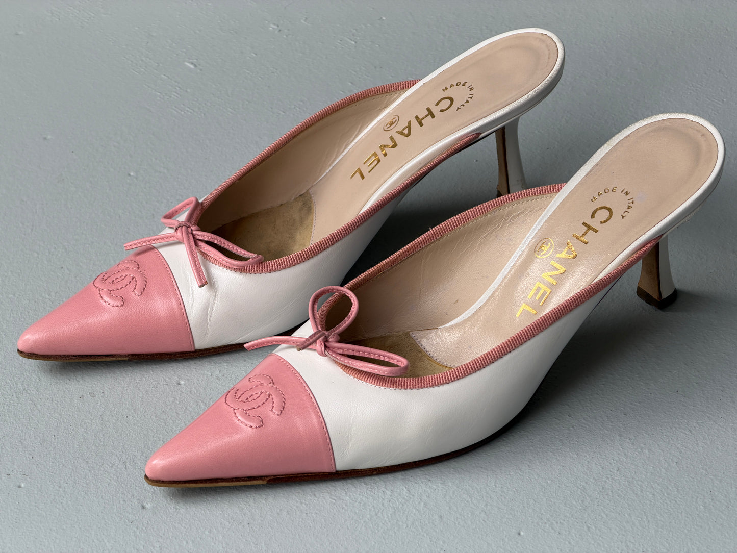 chanel 1990s pink slingback heels