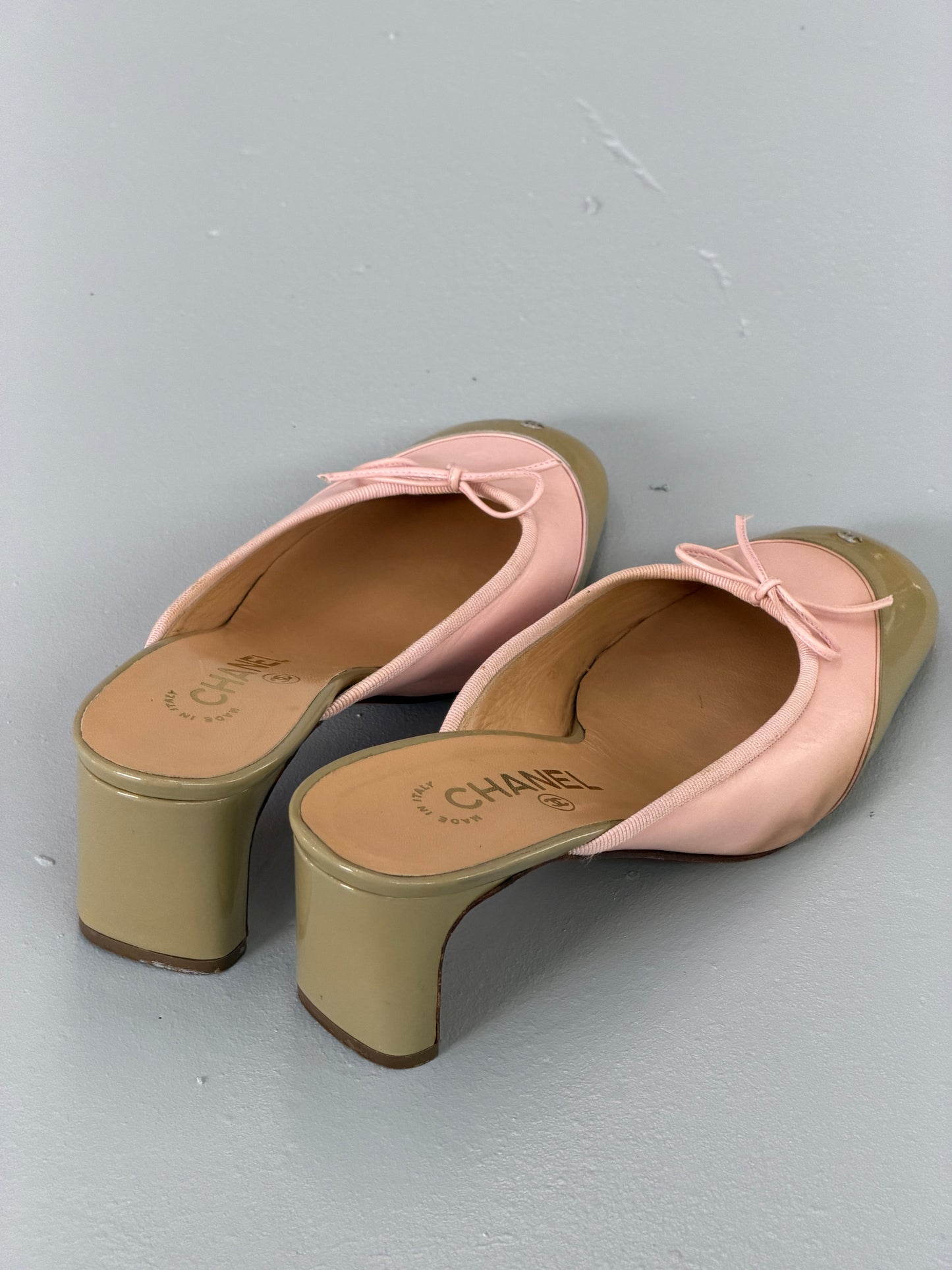 chanel early 2000s two-tone heels