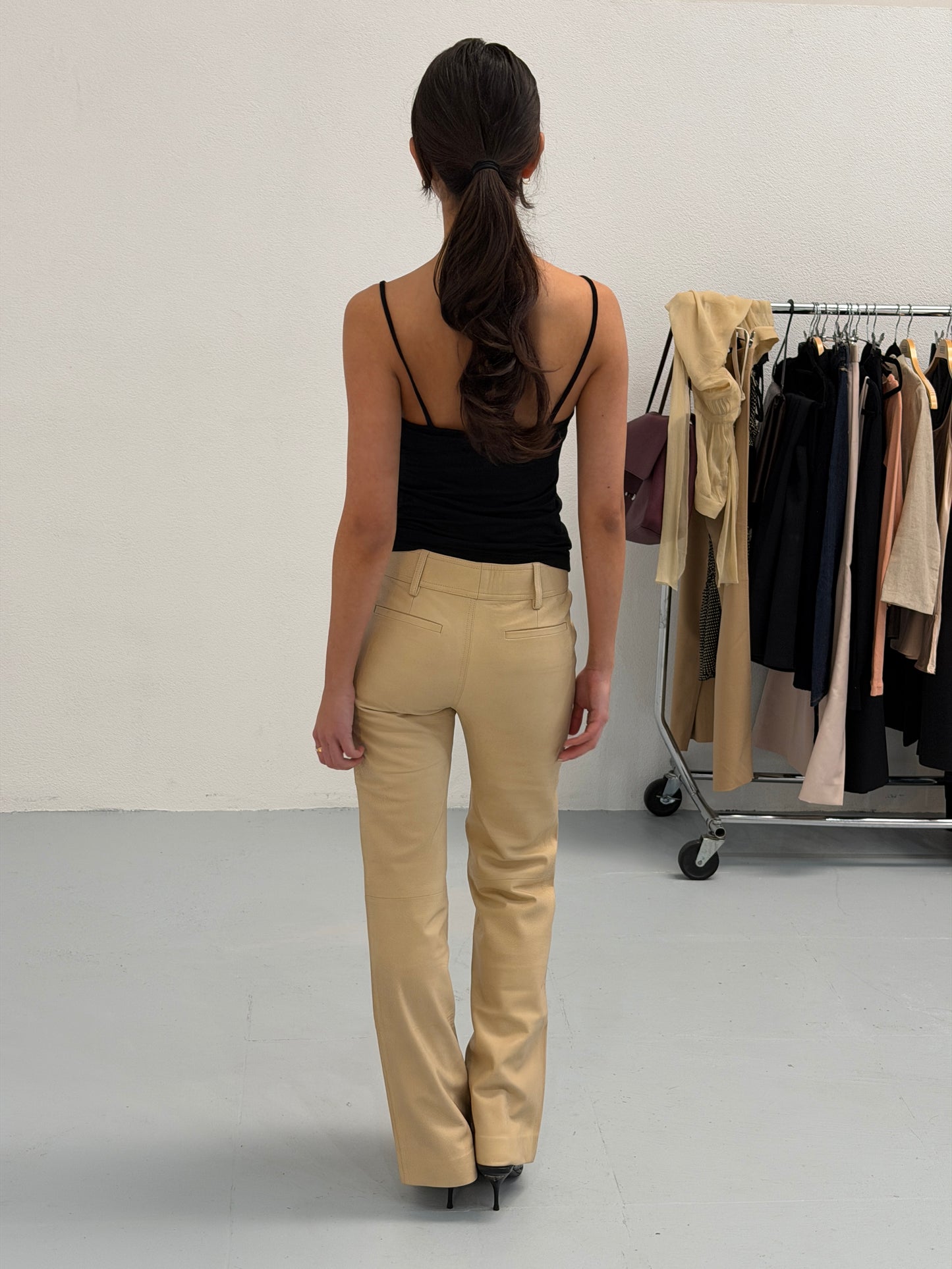 (reserved) gucci by tom ford 1990s cream leather trousers