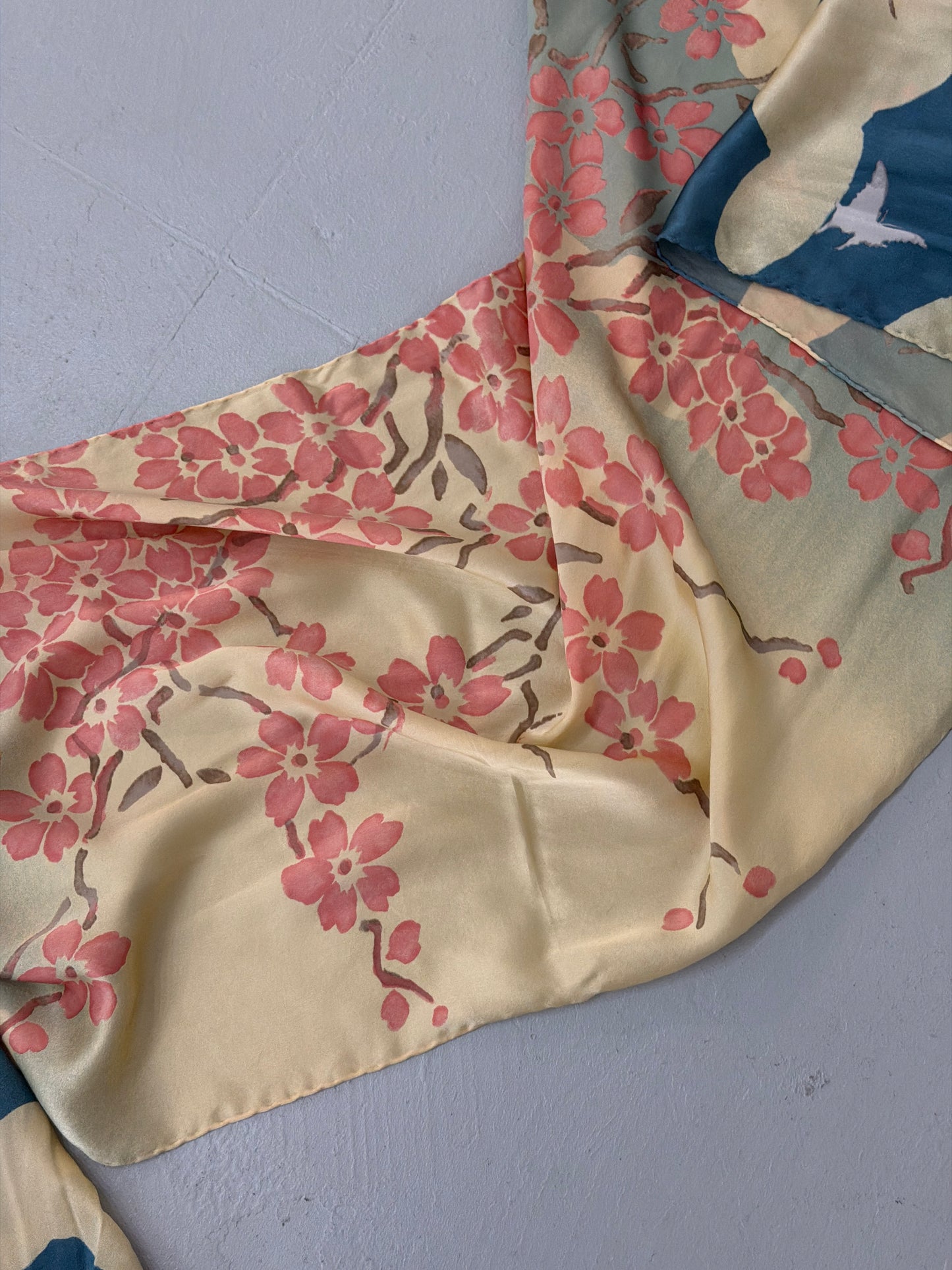 (rare) gucci spring summer 2003 silk scarf
