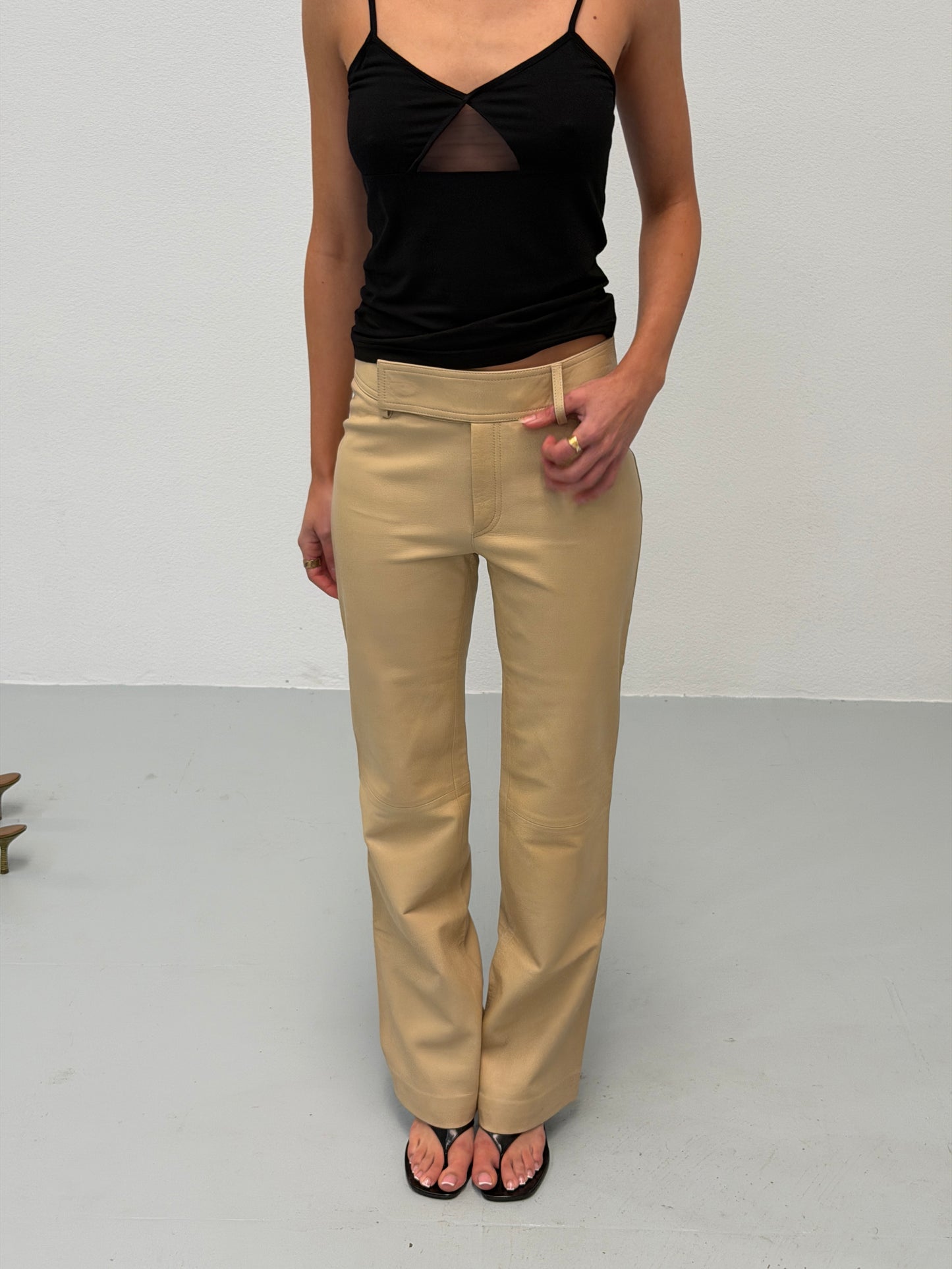 (reserved) gucci by tom ford 1990s cream leather trousers