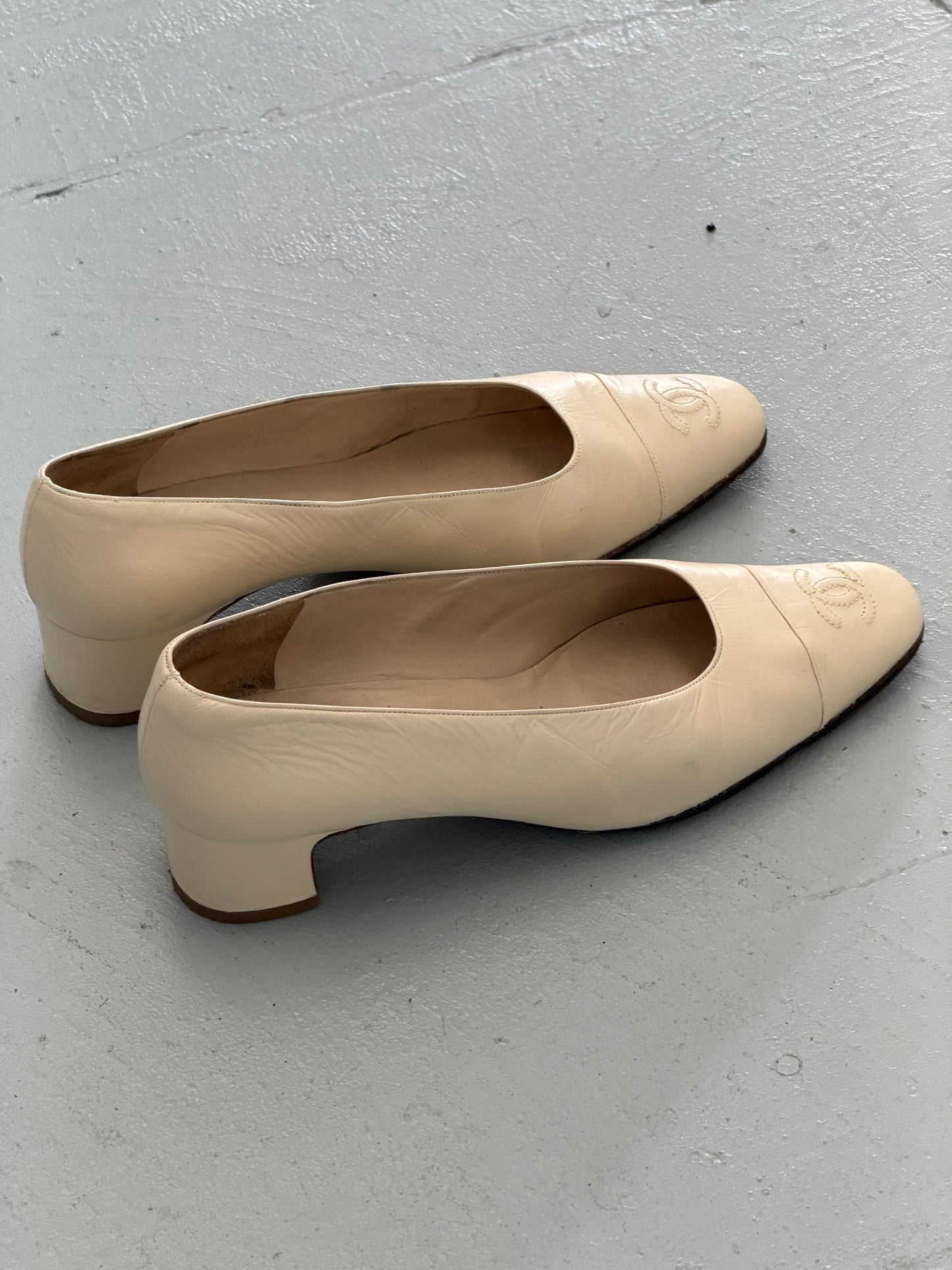 chanel 1990s pumps