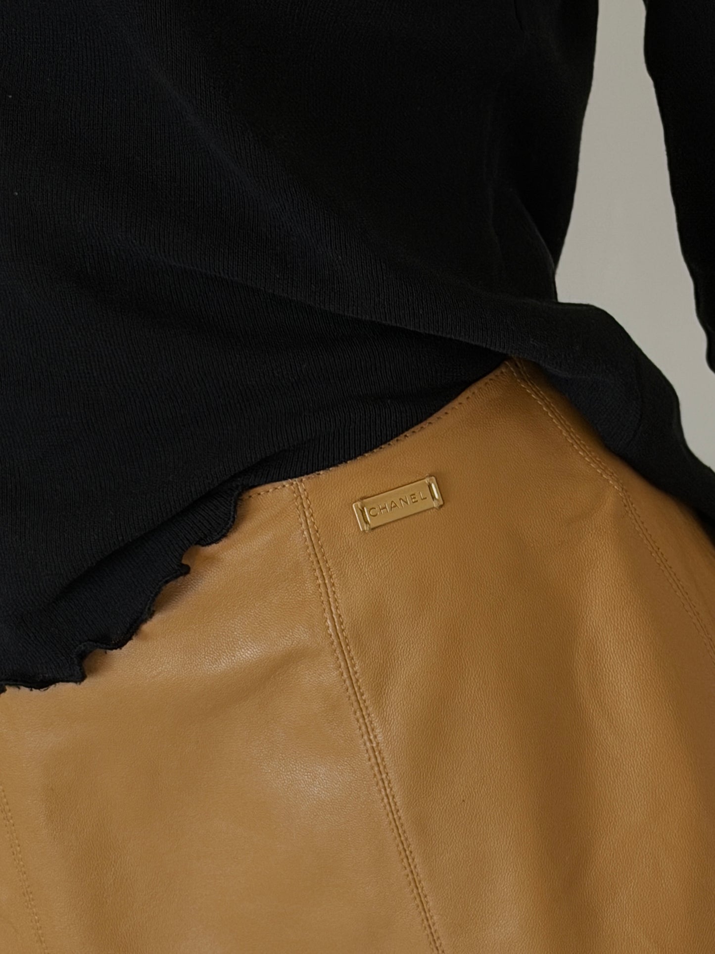 chanel spring 2001 leather skirt
