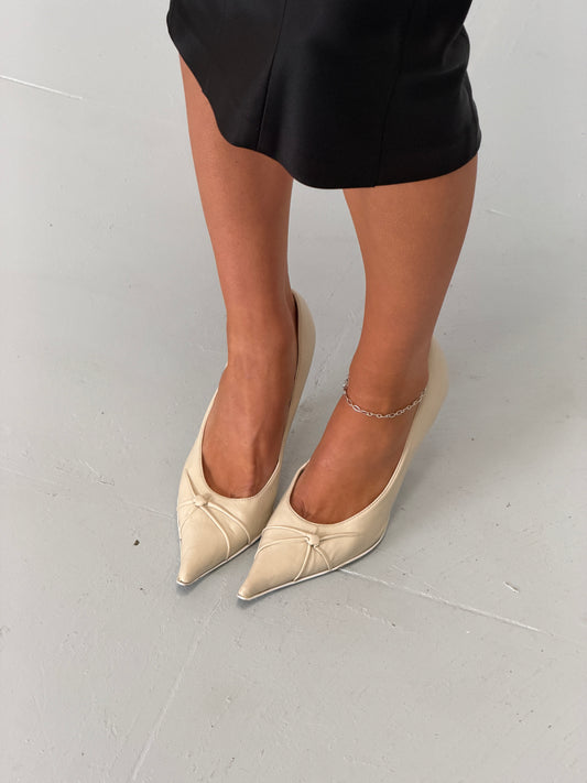 vintage knot heels