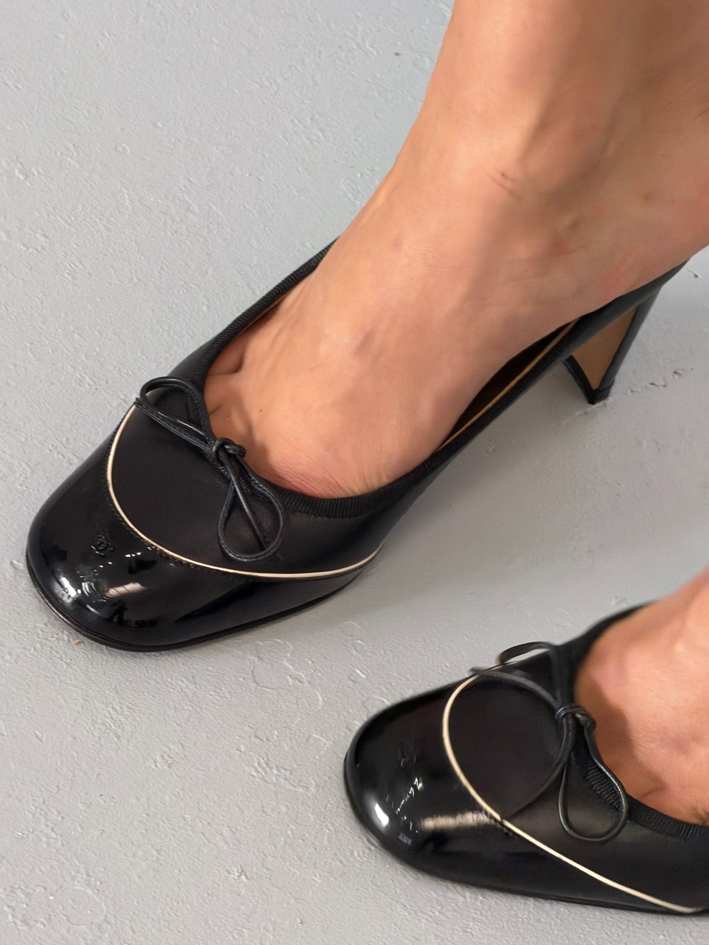 chanel 1990s patent pumps