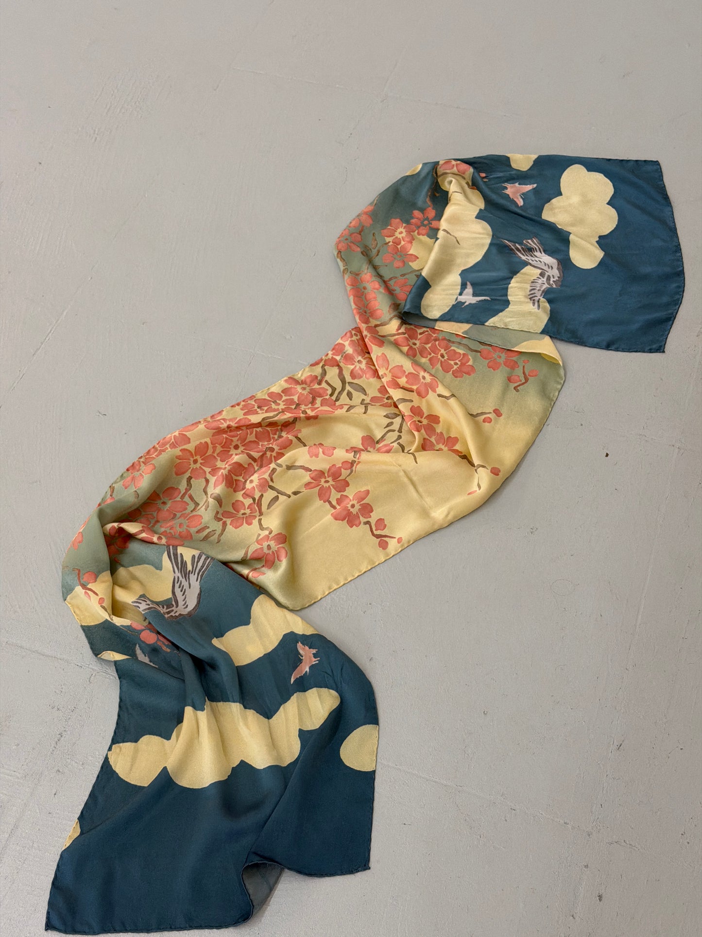 (rare) gucci spring summer 2003 silk scarf