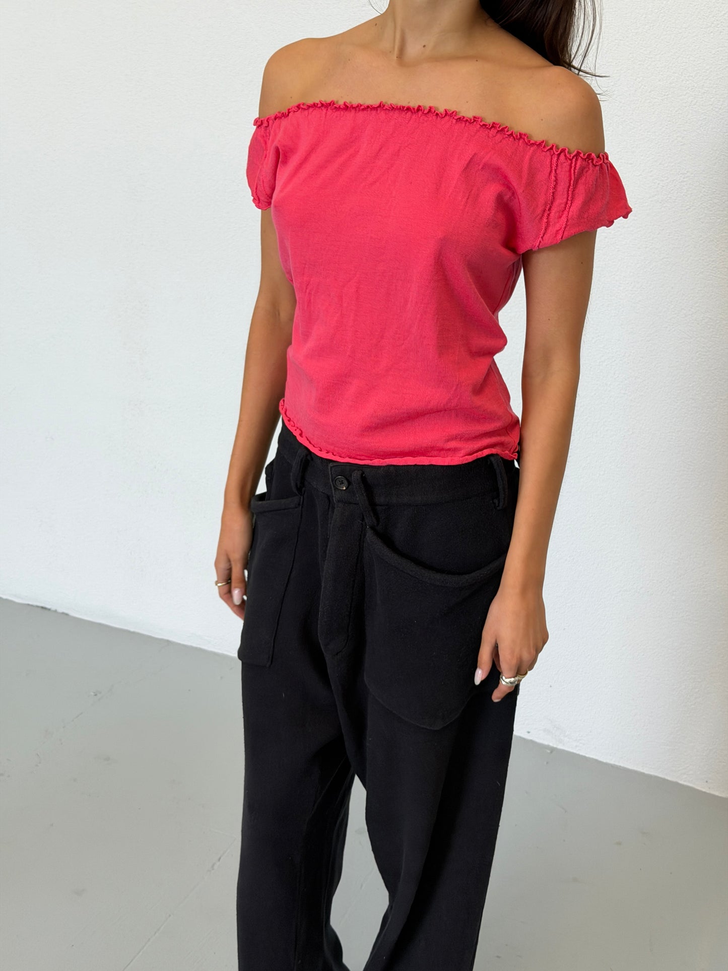 gucci spring summer 1999 off shoulder blouse