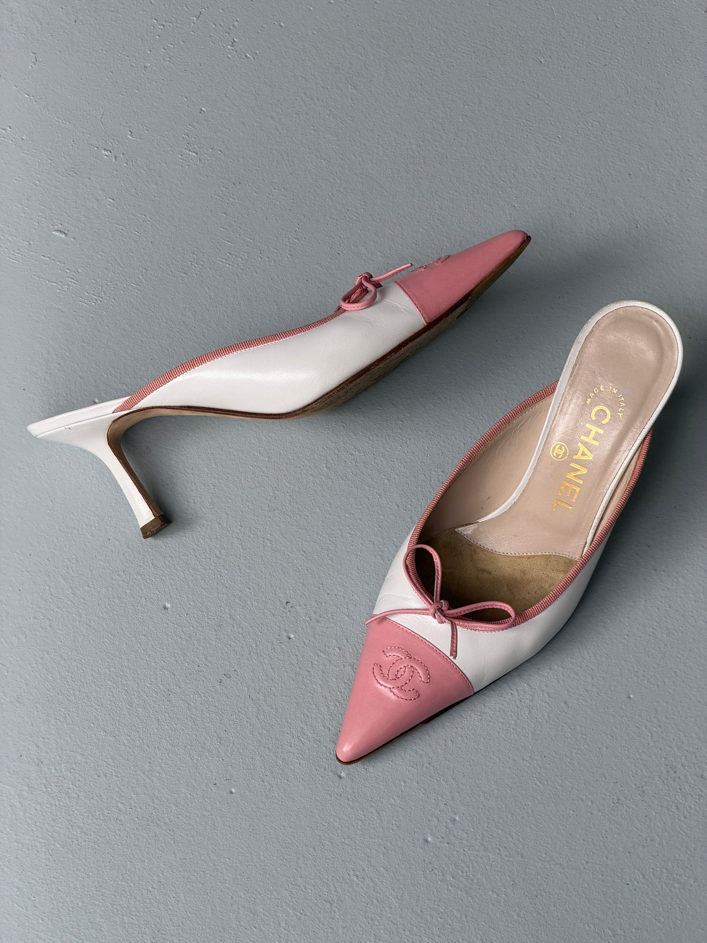 chanel 1990s pink slingback heels