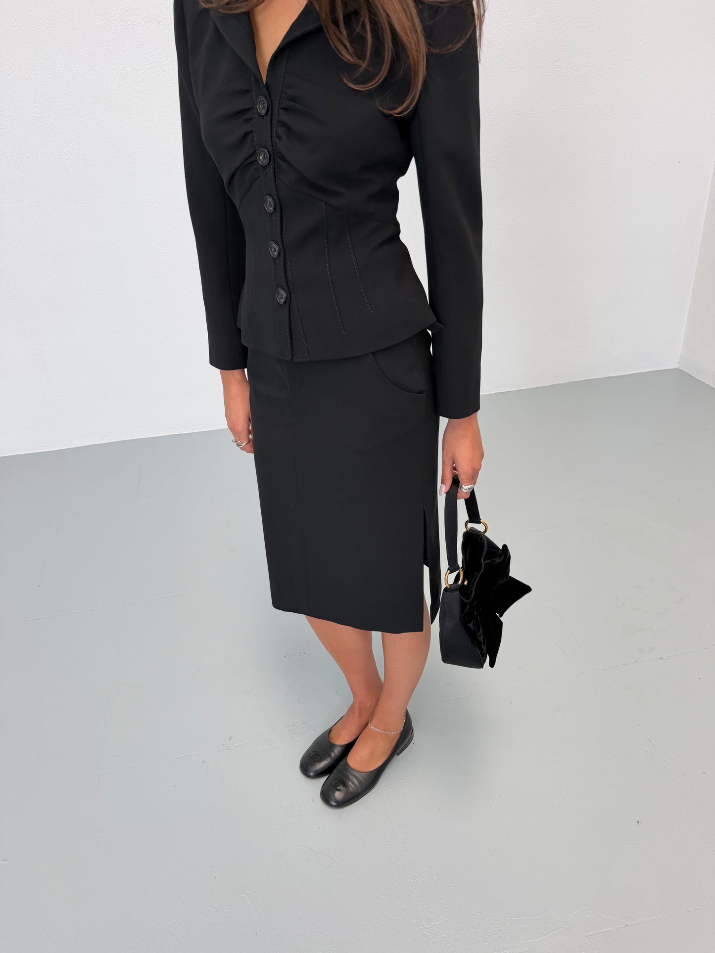 gucci spring summer 2000 black buckle wool skirt