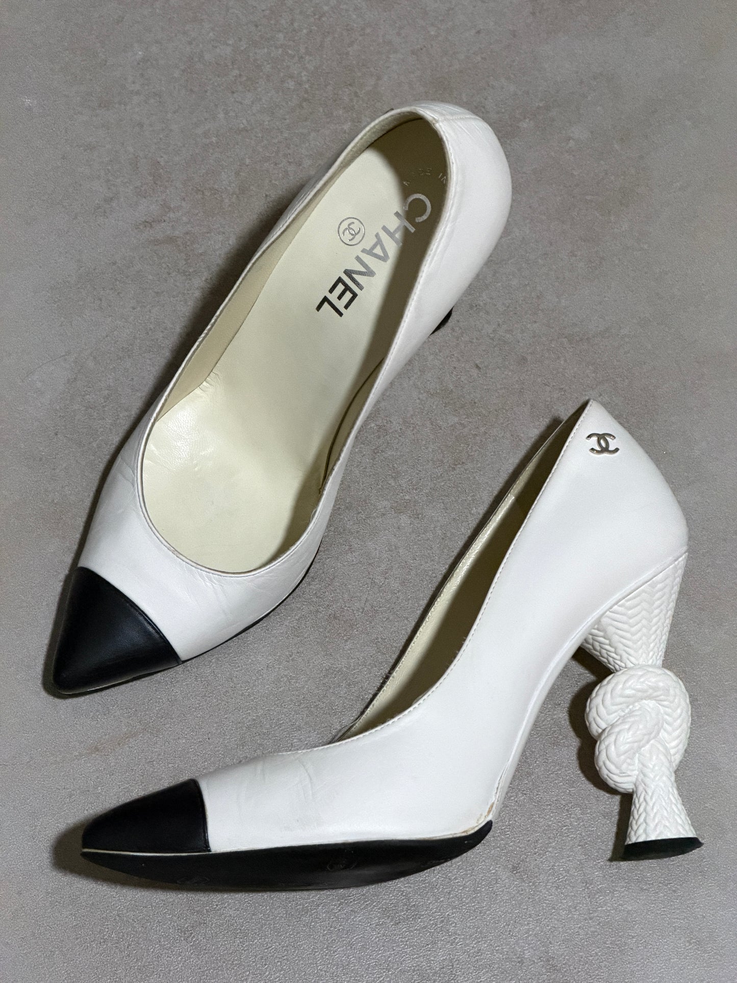 chanel 1990s classic knot pumps