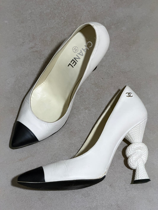 chanel 1990s classic knot pumps