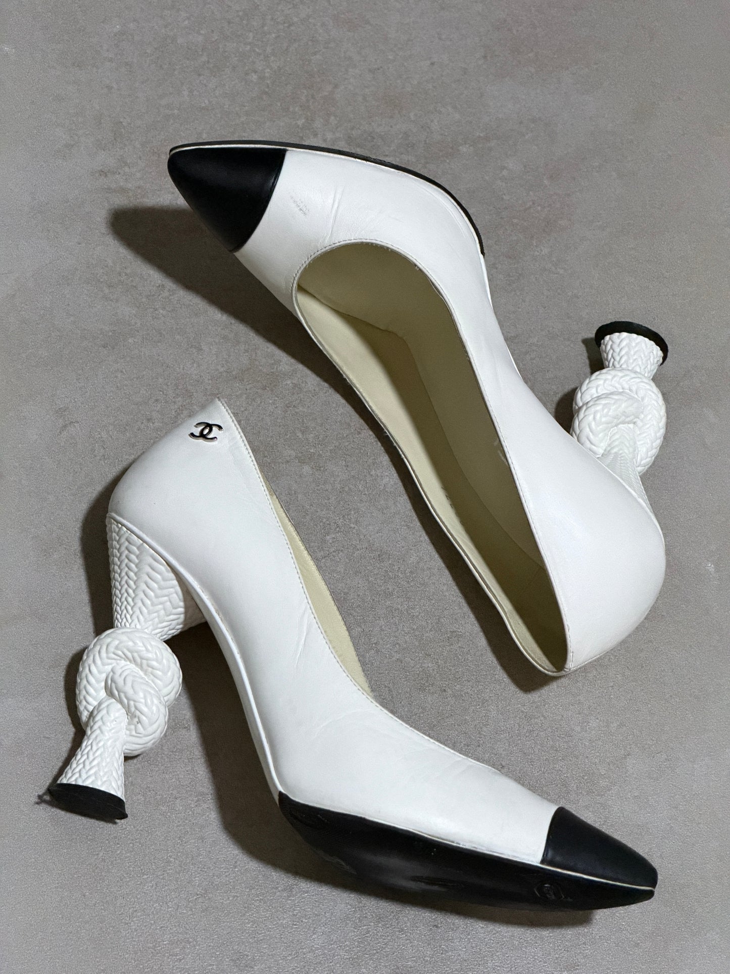 chanel 1990s classic knot pumps