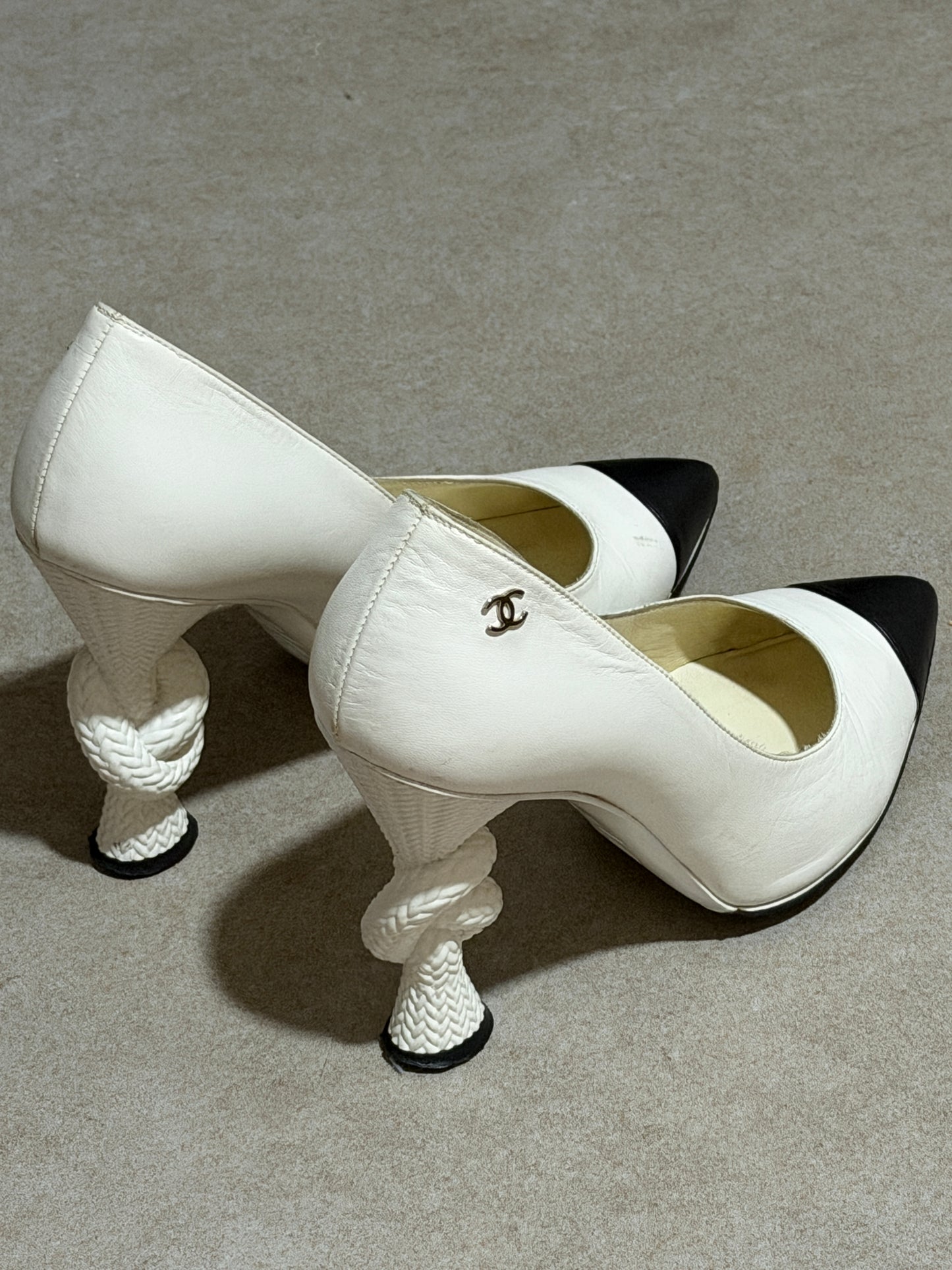 chanel 1990s classic knot pumps