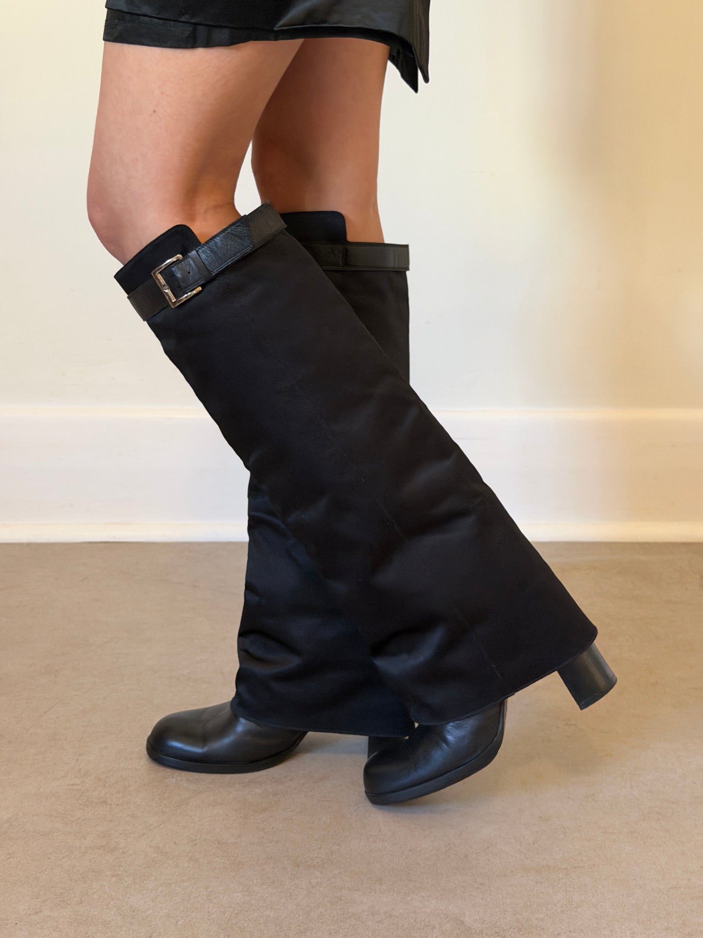 (rare) chanel fall 2002 runway boots (40)