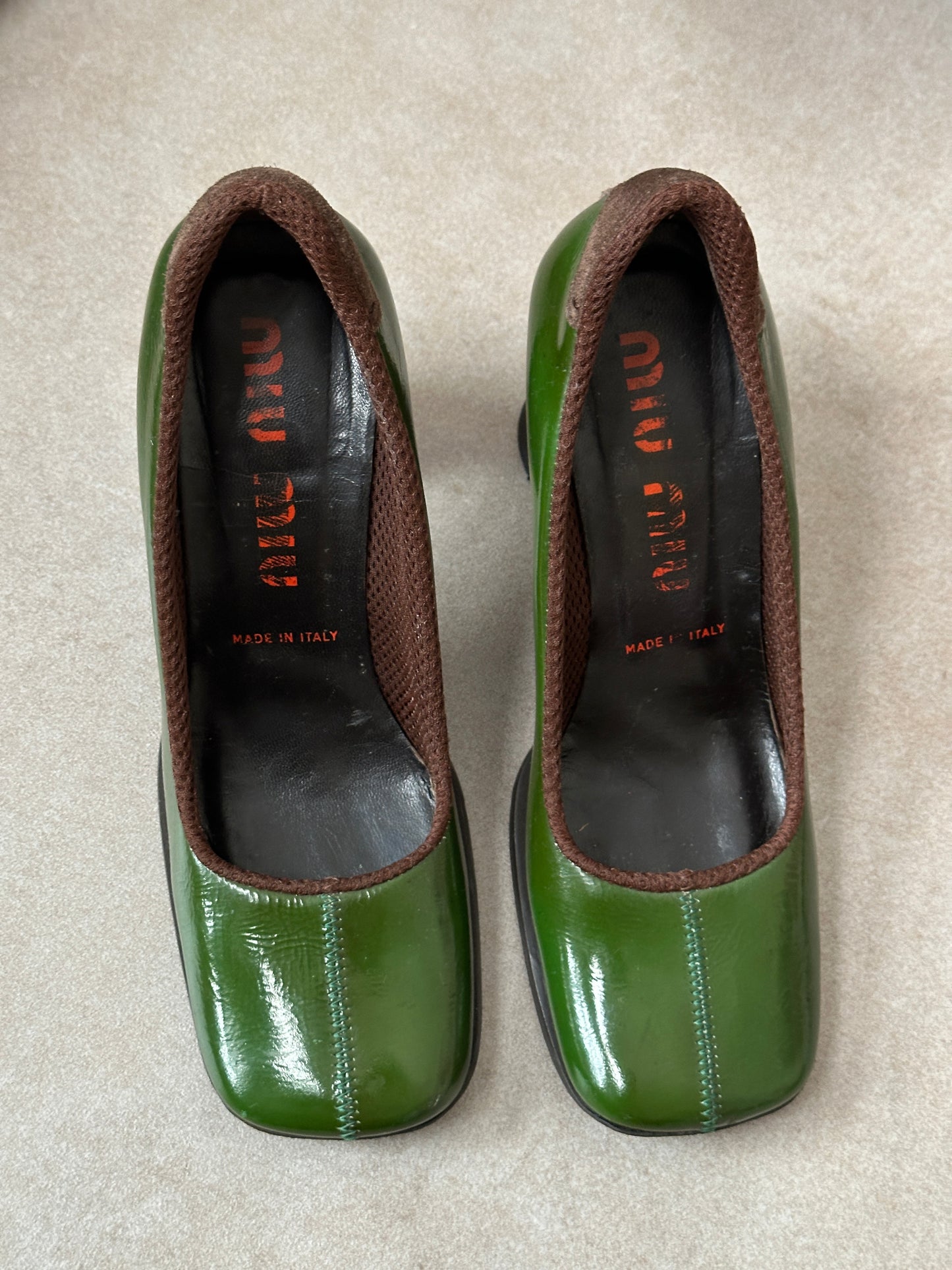 (rare) fw 1999 green patent pumps
