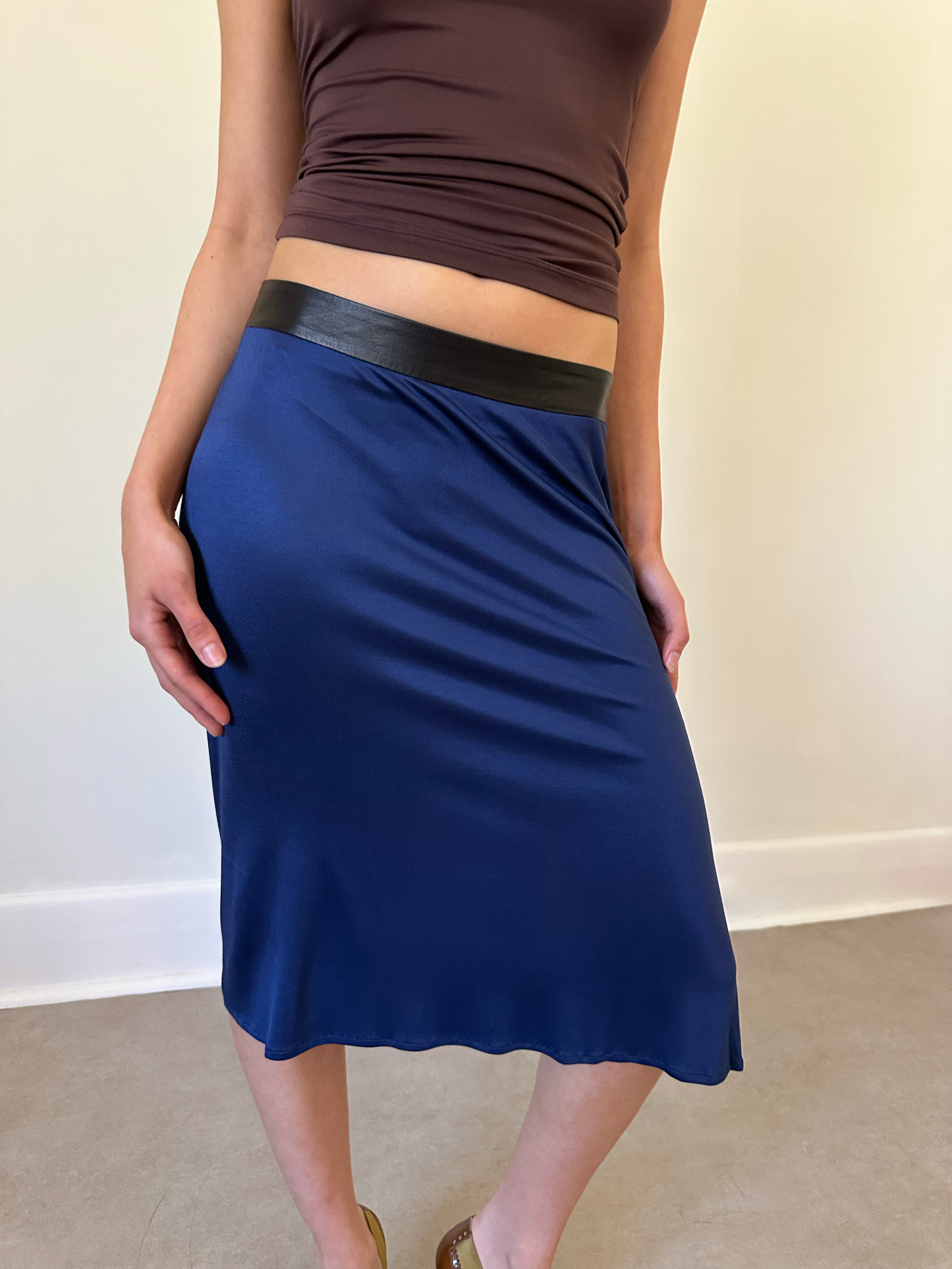 costume national navy skirt
