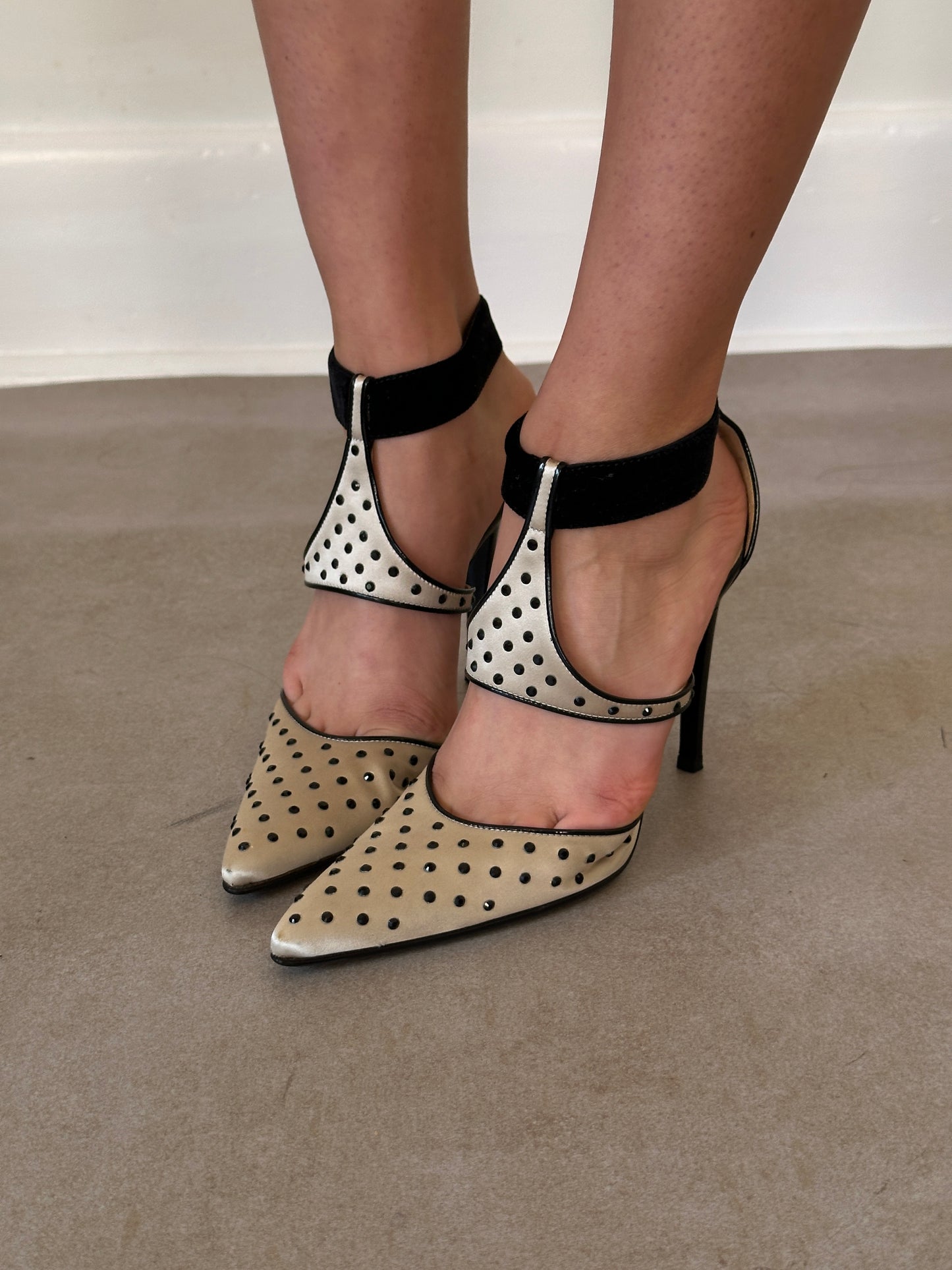 2000s sergio rossi ivory dot satin pumps