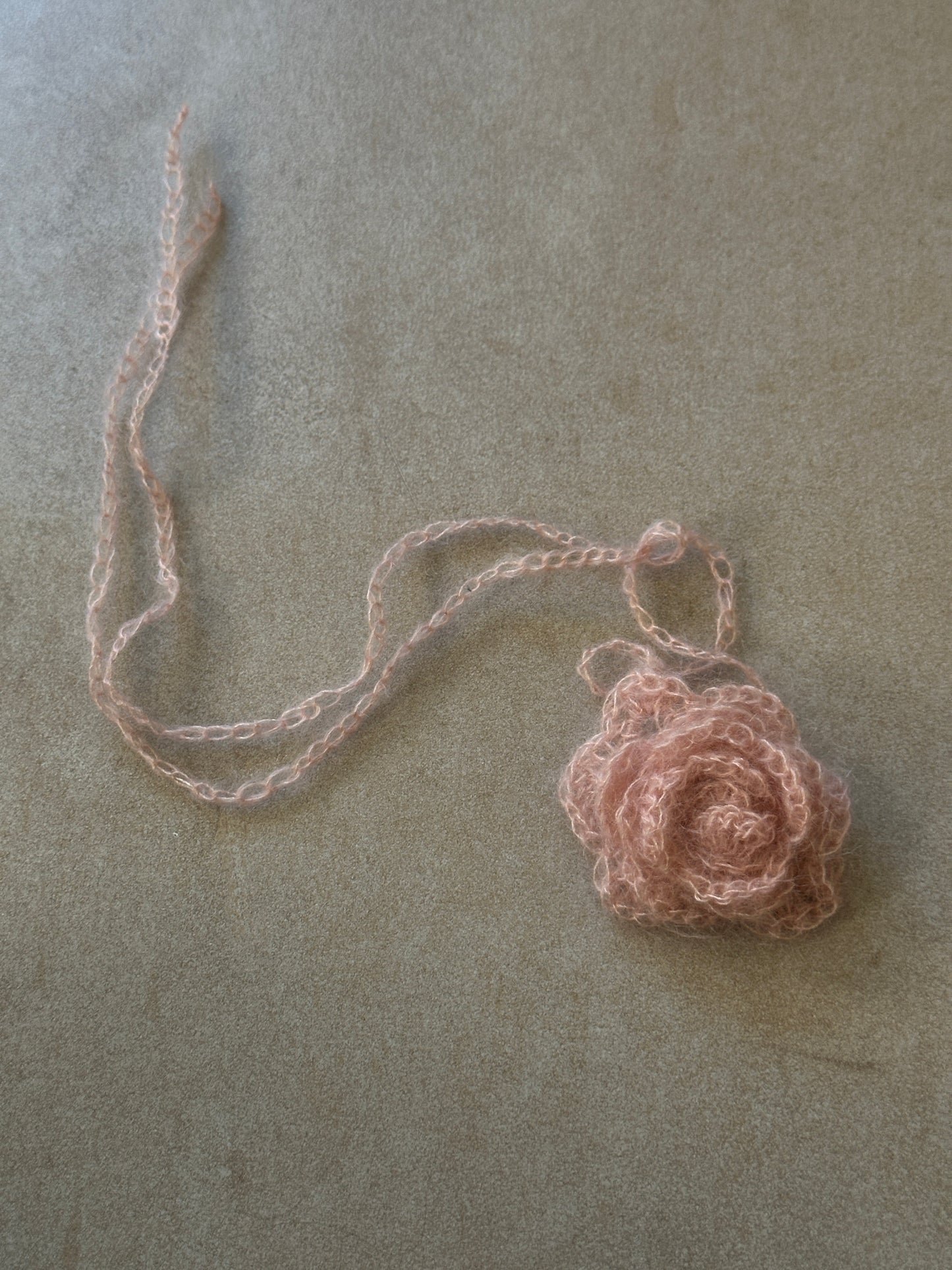 eina chocker (rosette)