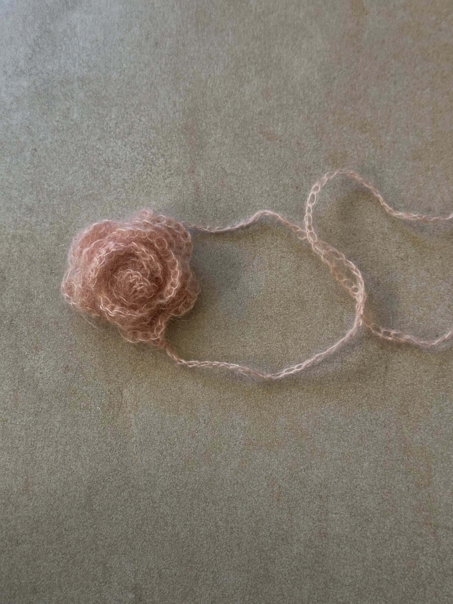 eina chocker (rosette)