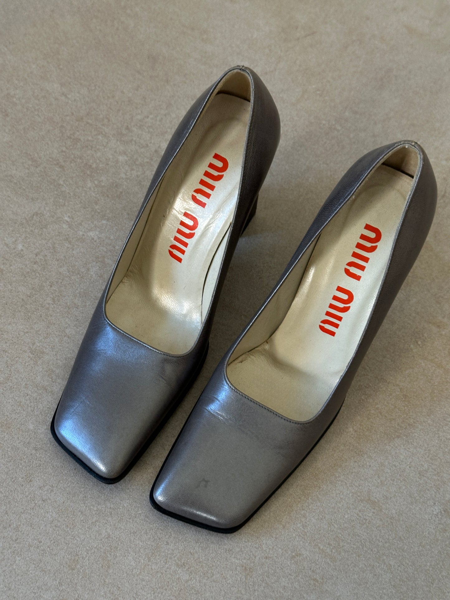 miu miu fw 1998 grey square toe pumps