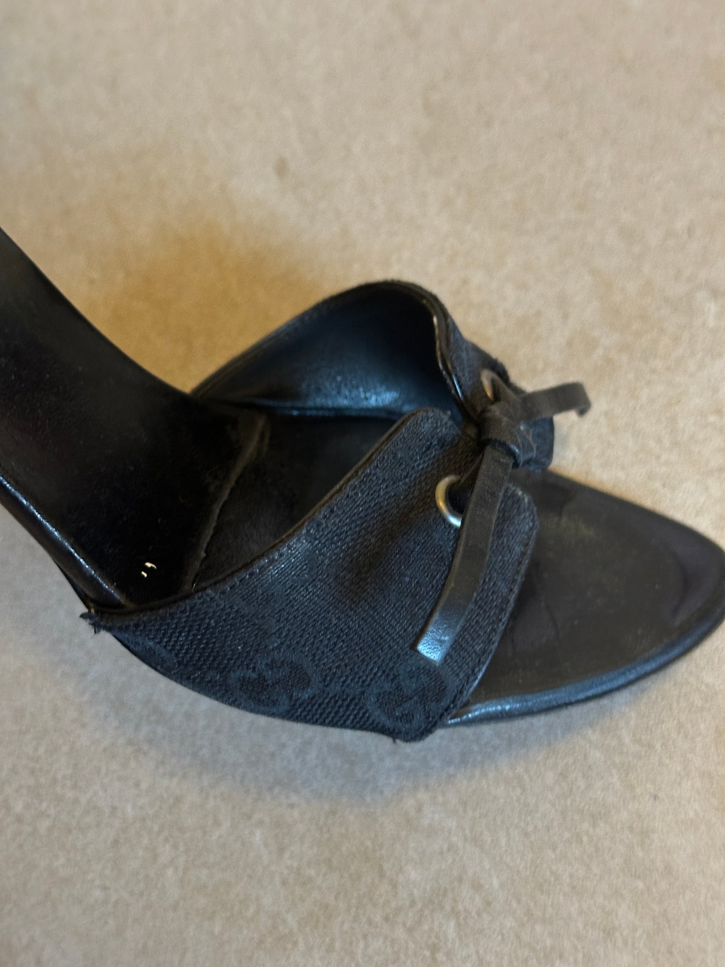 gucci by tom ford bella hadid heels