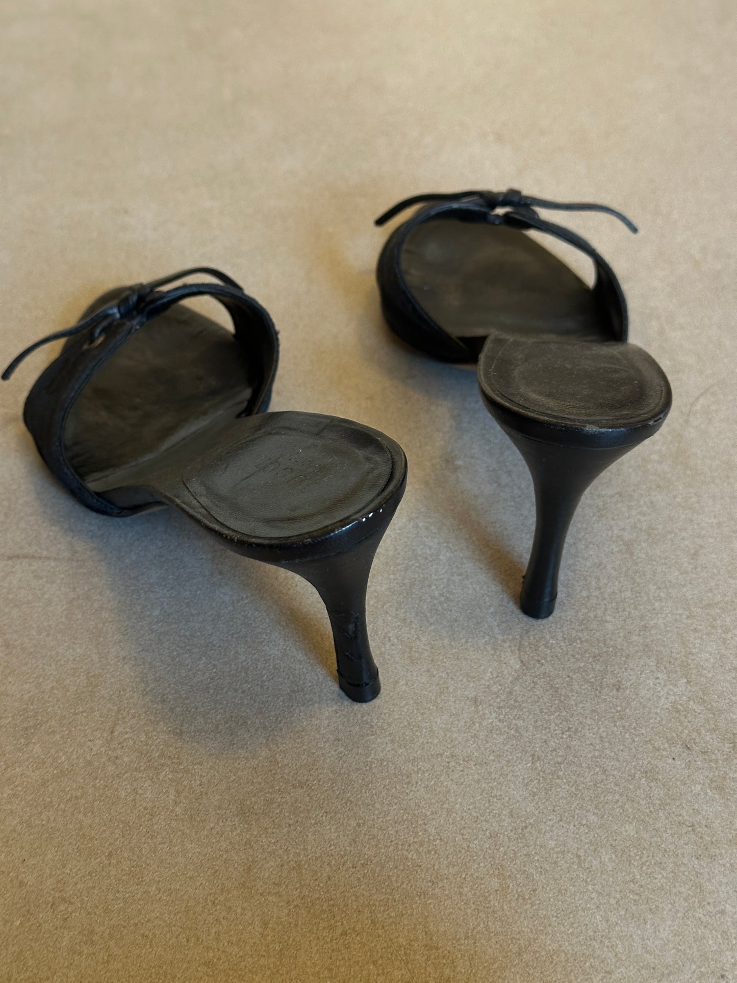 gucci by tom ford bella hadid heels