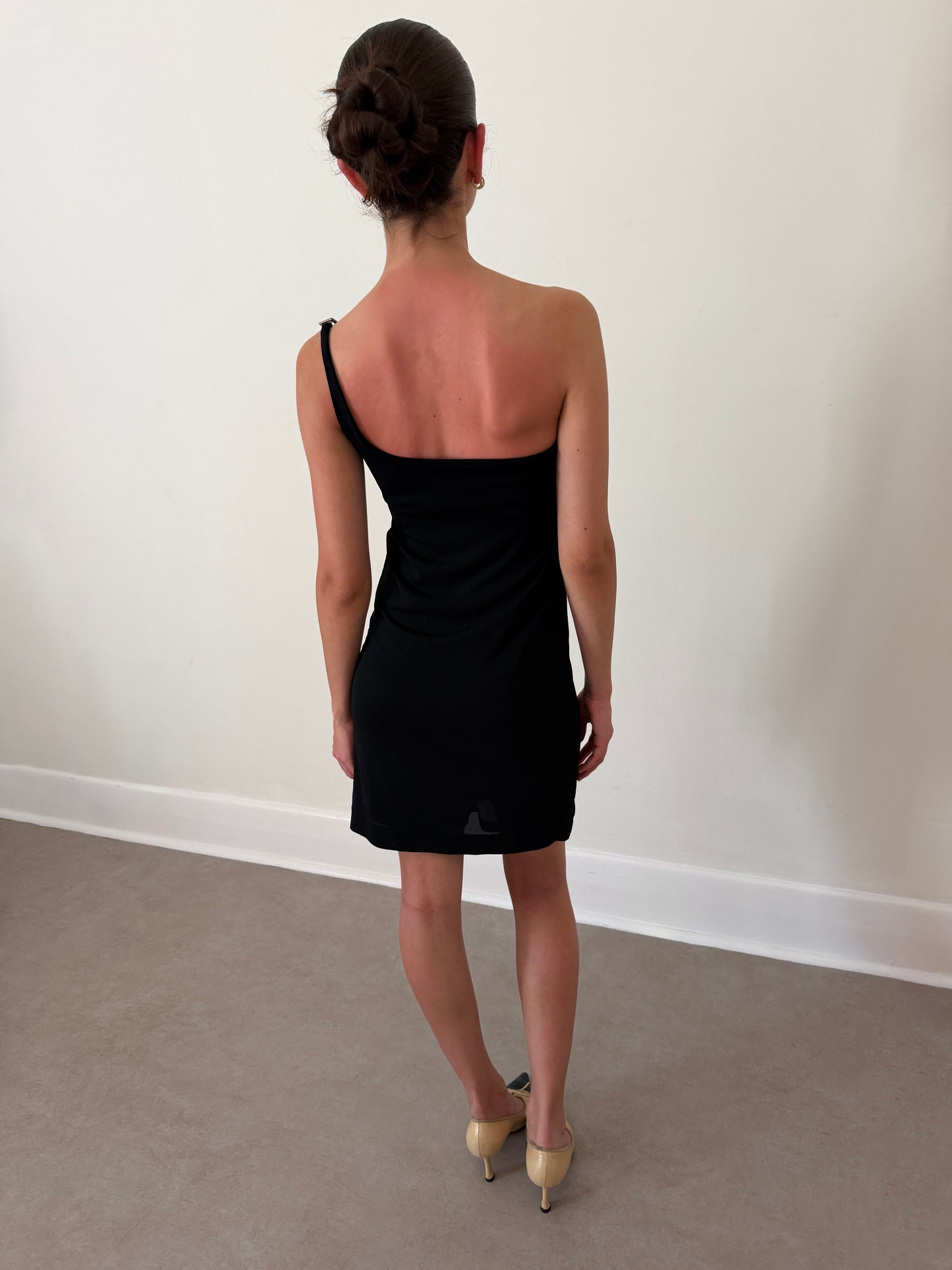 (rare) gucci spring 1998 silver buckle dress