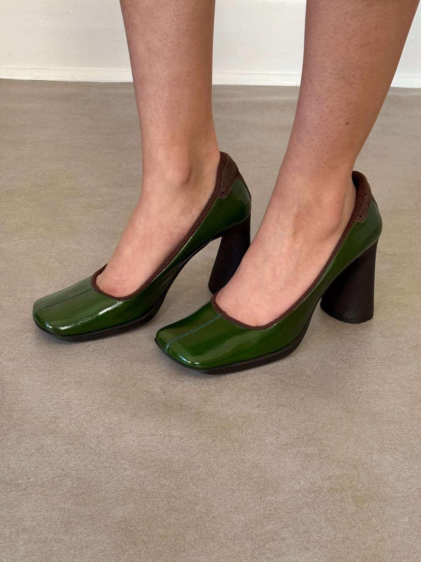 (rare) fw 1999 green patent pumps