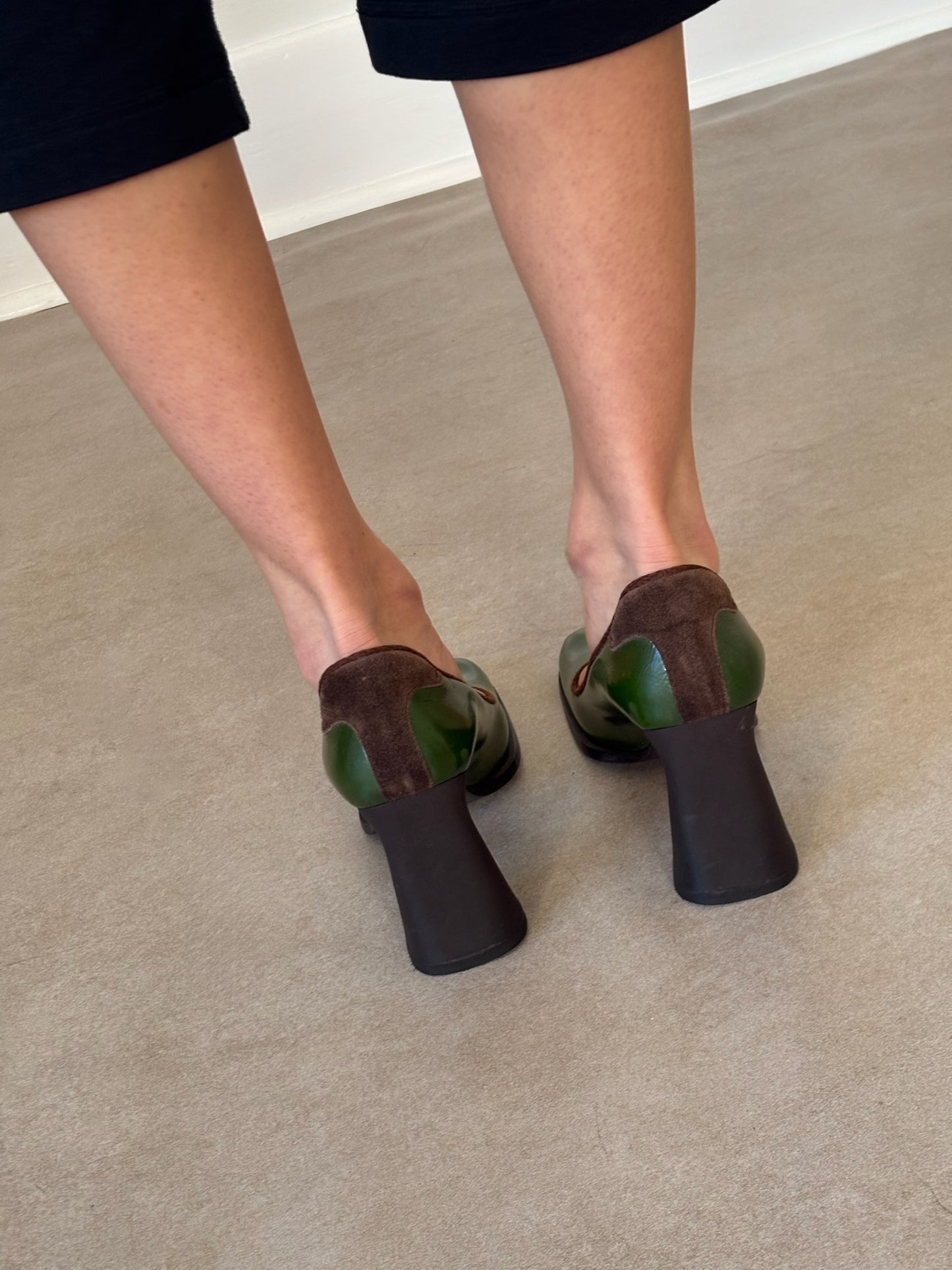 (rare) fw 1999 green patent pumps