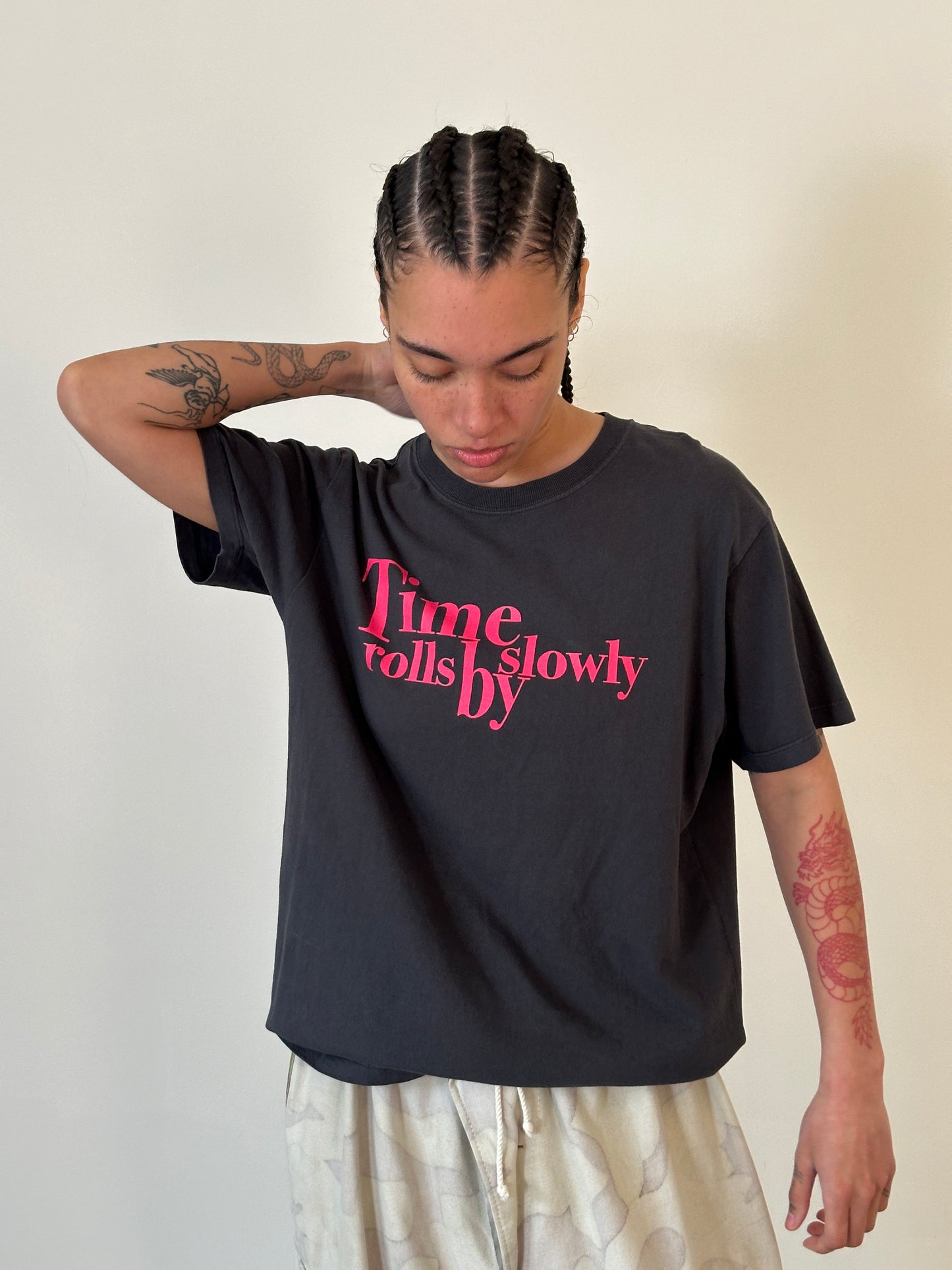 (rare) 80s tee “time rolls by slowly”