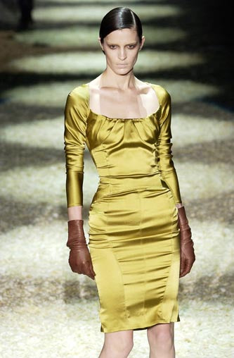 (rare) gucci by tom ford f/w 2003 runway dress